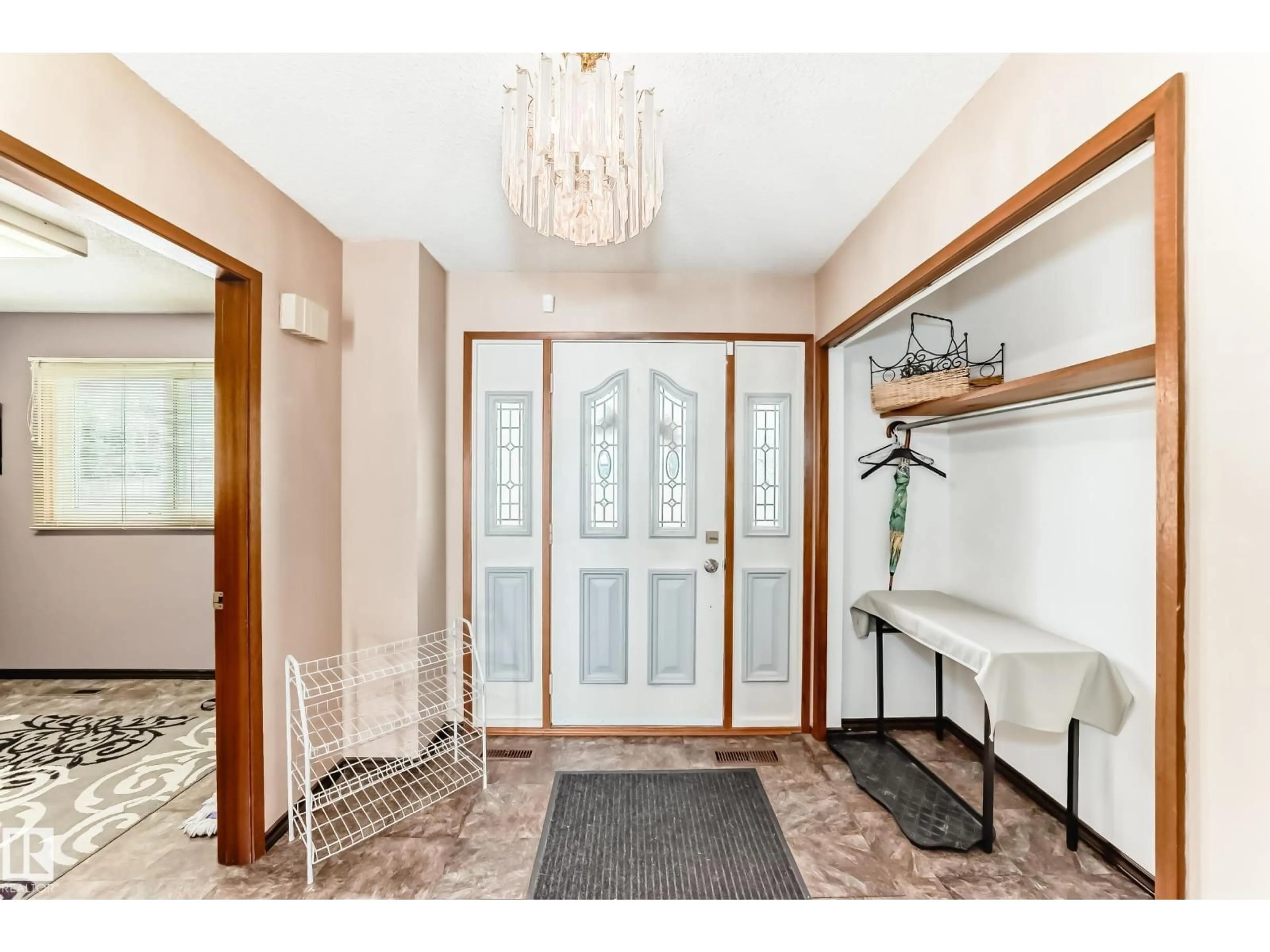 Indoor entryway for 14808 62 ST, Edmonton Alberta T5A2B3