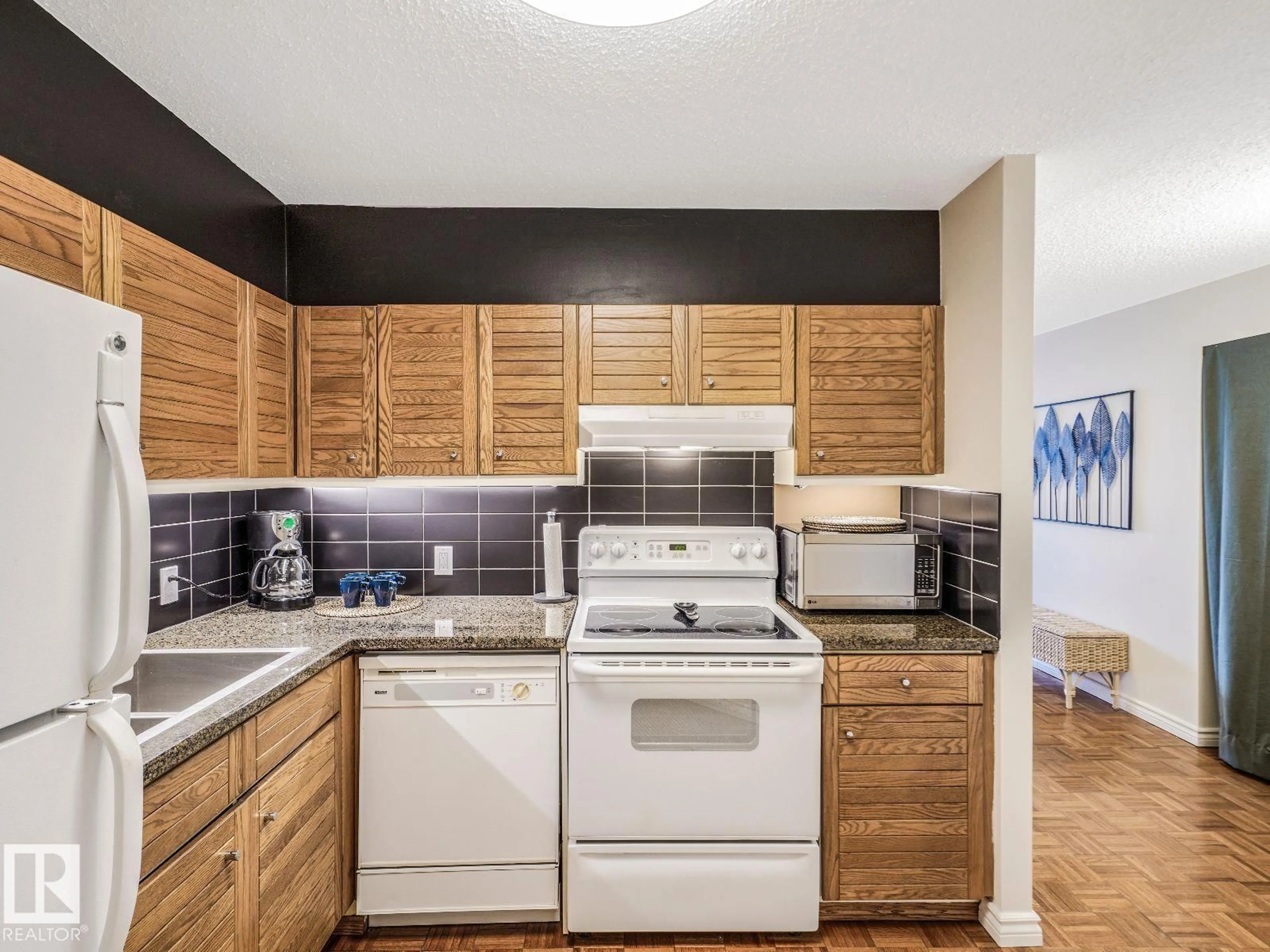 Unknown for 10149 - 806 SASKATCHEWAN DR, Edmonton Alberta T6E6B6