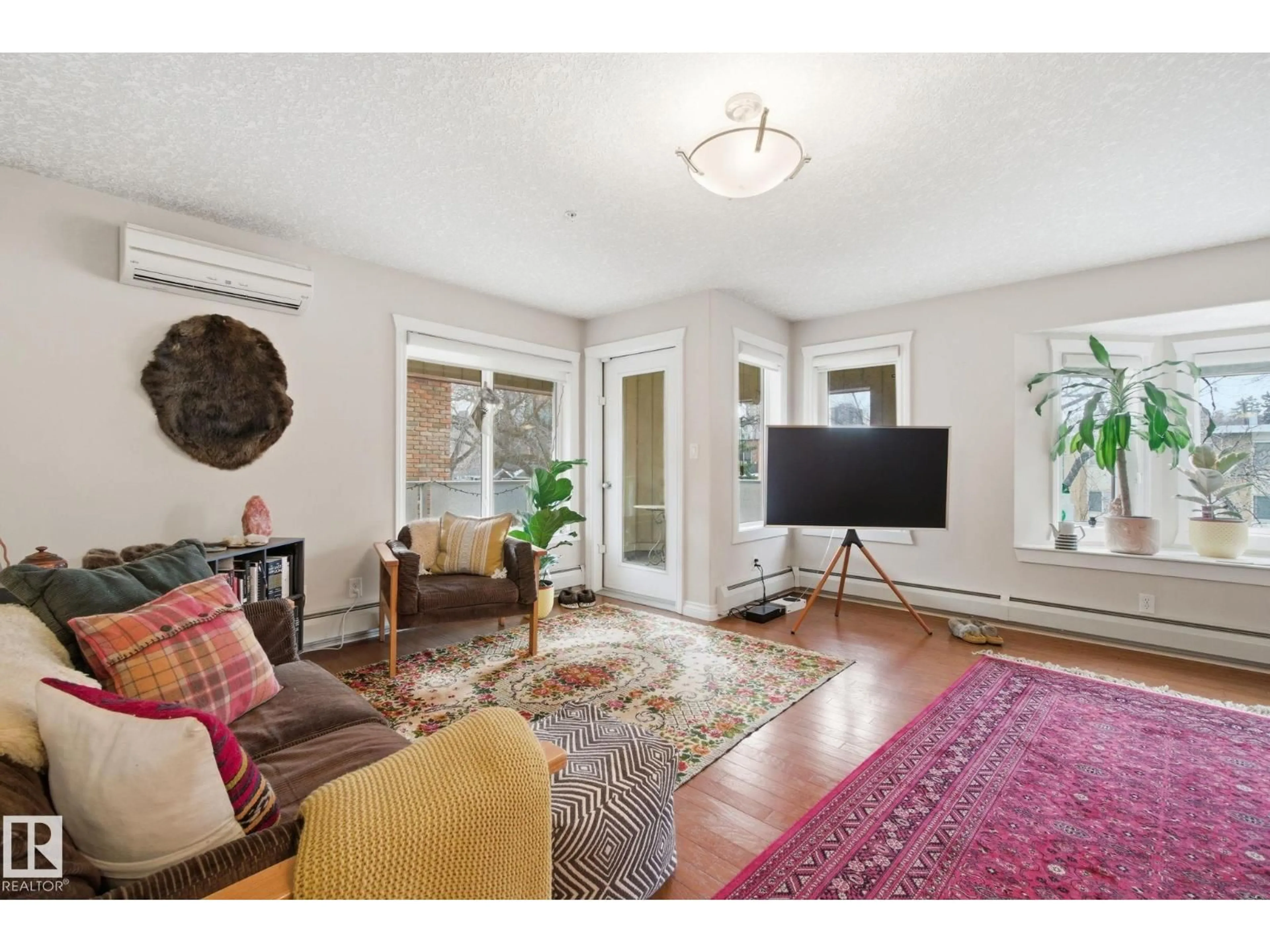 Living room with furniture, unknown for 201 - 10235 116 ST, Edmonton Alberta T5K1W3