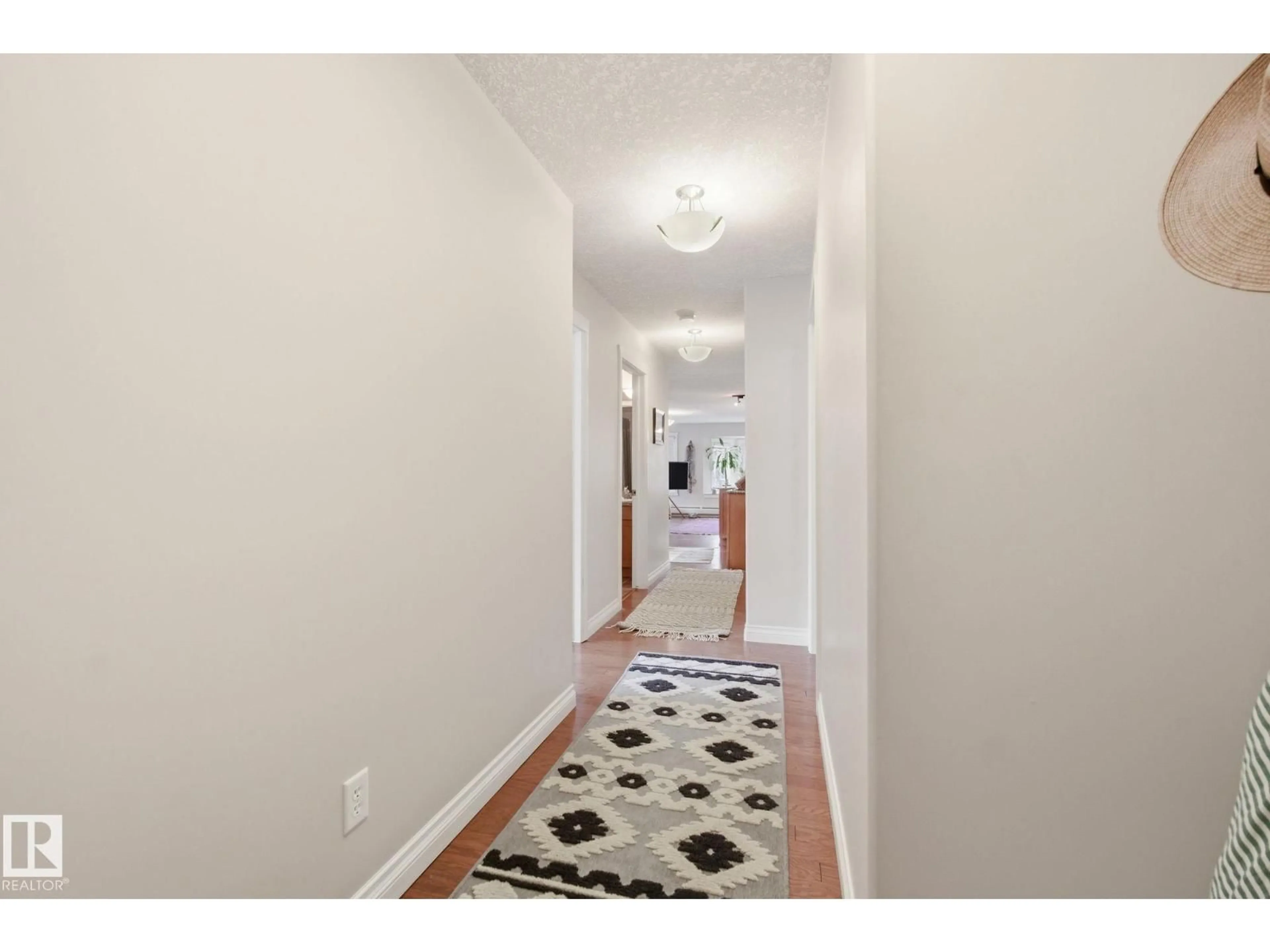 Indoor entryway for 201 - 10235 116 ST, Edmonton Alberta T5K1W3