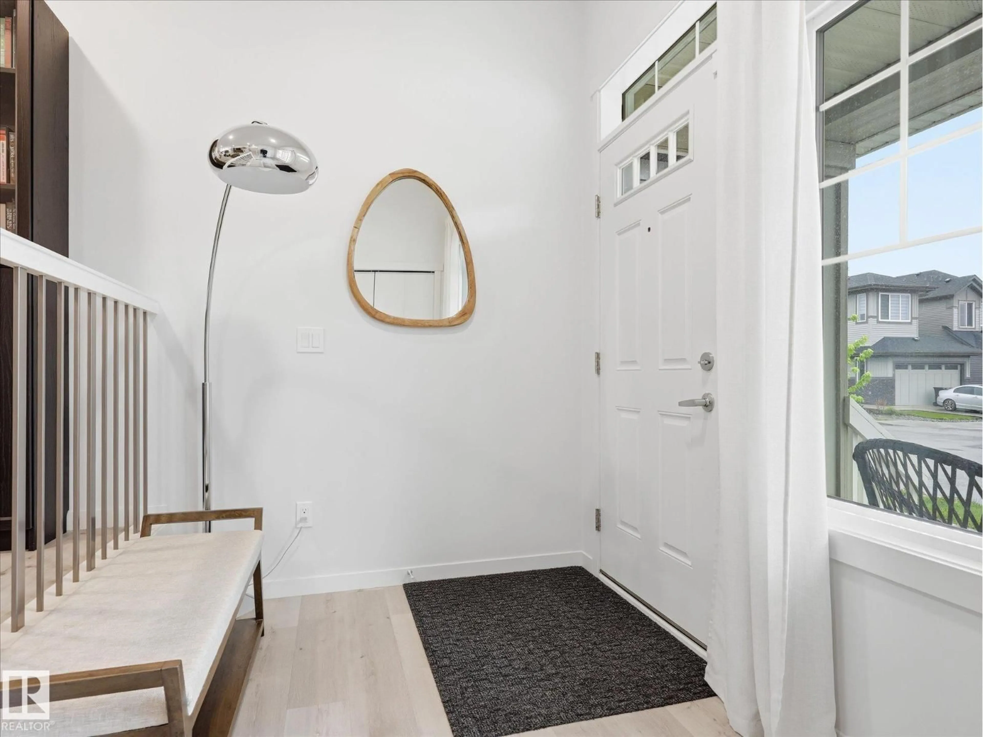 Indoor entryway for 14 DANIEL ST, Fort Saskatchewan Alberta T8L0X3