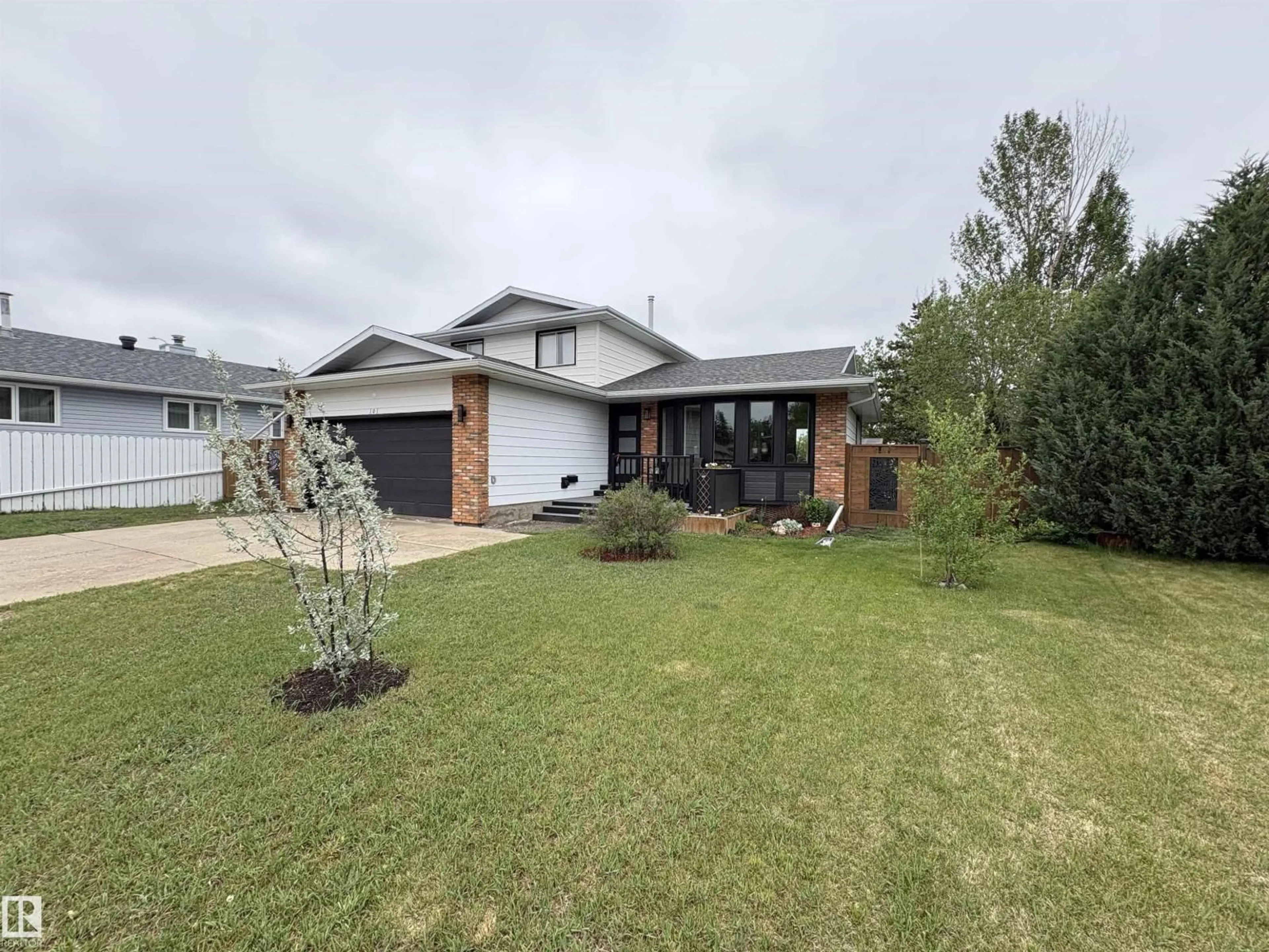 A pic from outside/outdoor area/front of a property/back of a property/a pic from drone, street for 101 HILLSIDE PL, Millet Alberta T0C1Z0