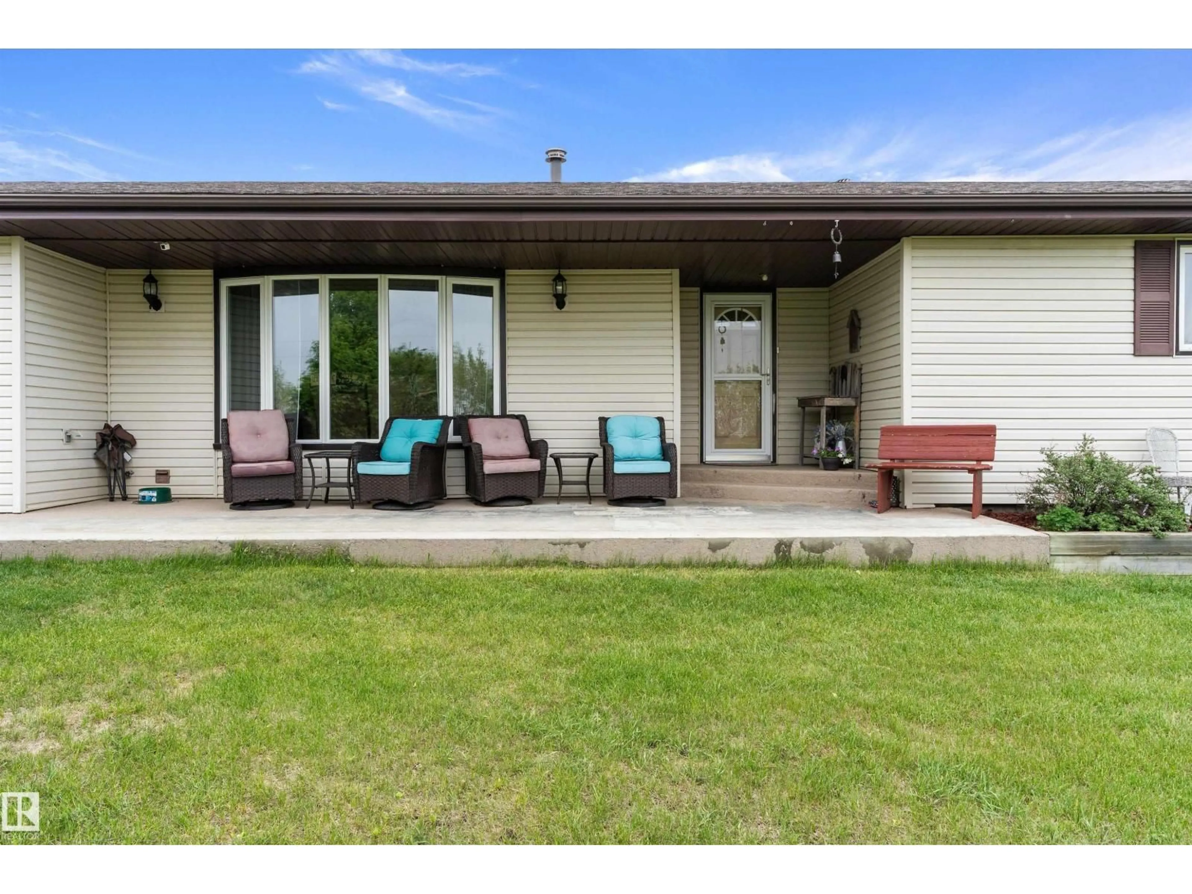 Patio, unknown for 48237 RGE RD 240, Rural Leduc County Alberta T0C1Z0