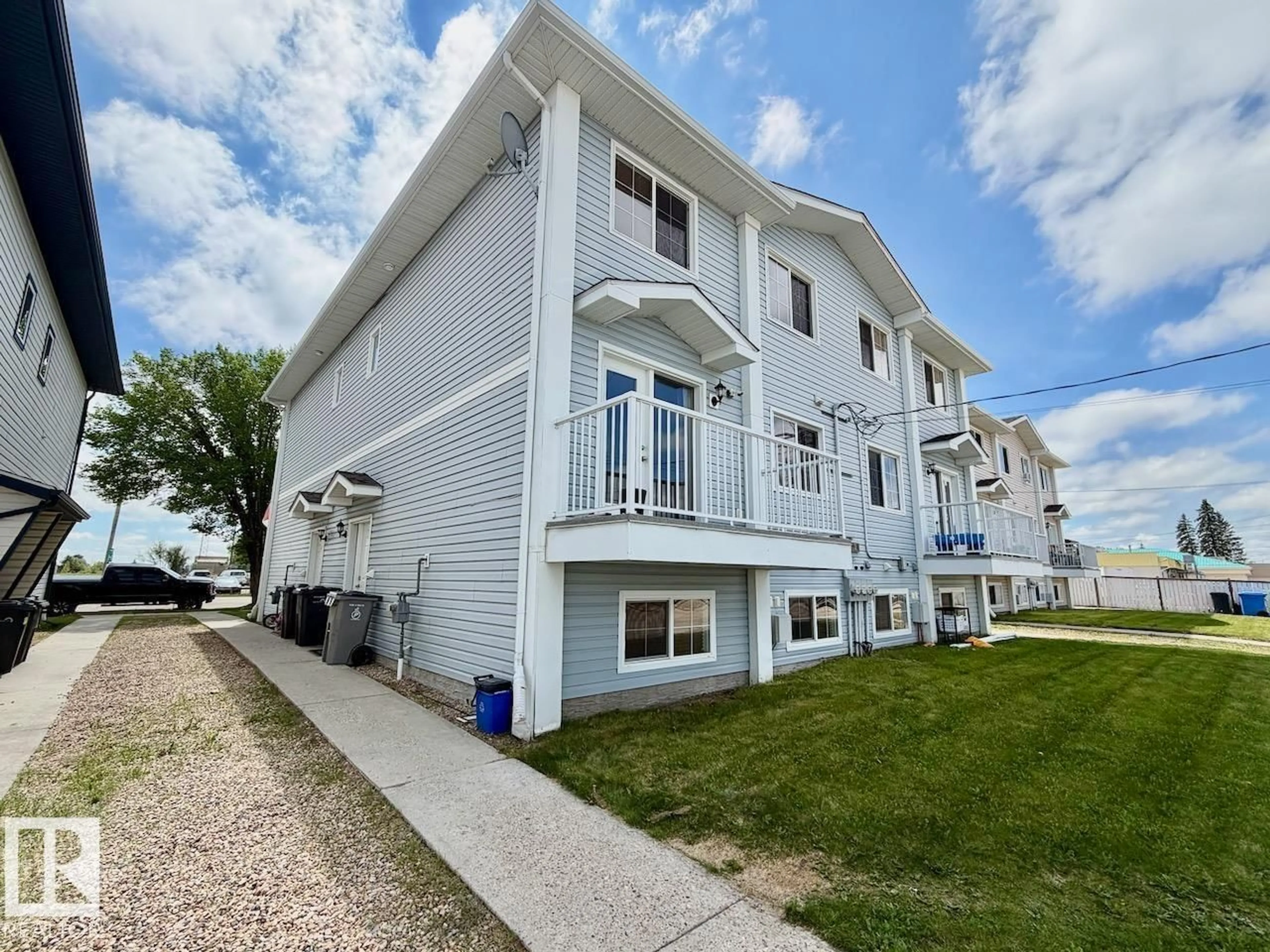 Home with vinyl exterior material, unknown for 8 - 5025 50 AV, Drayton Valley Alberta T7A1J7