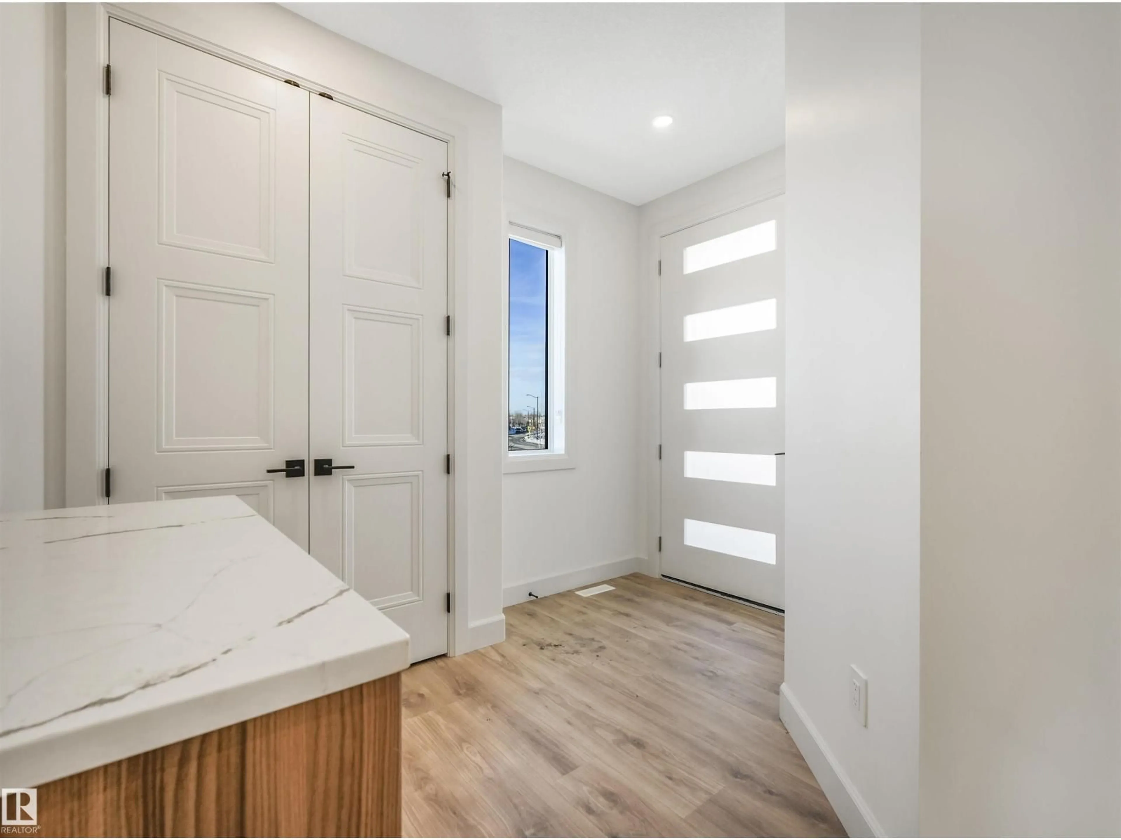 Indoor entryway for 62 FENWYCK BLVD, Spruce Grove Alberta T7X0Z2