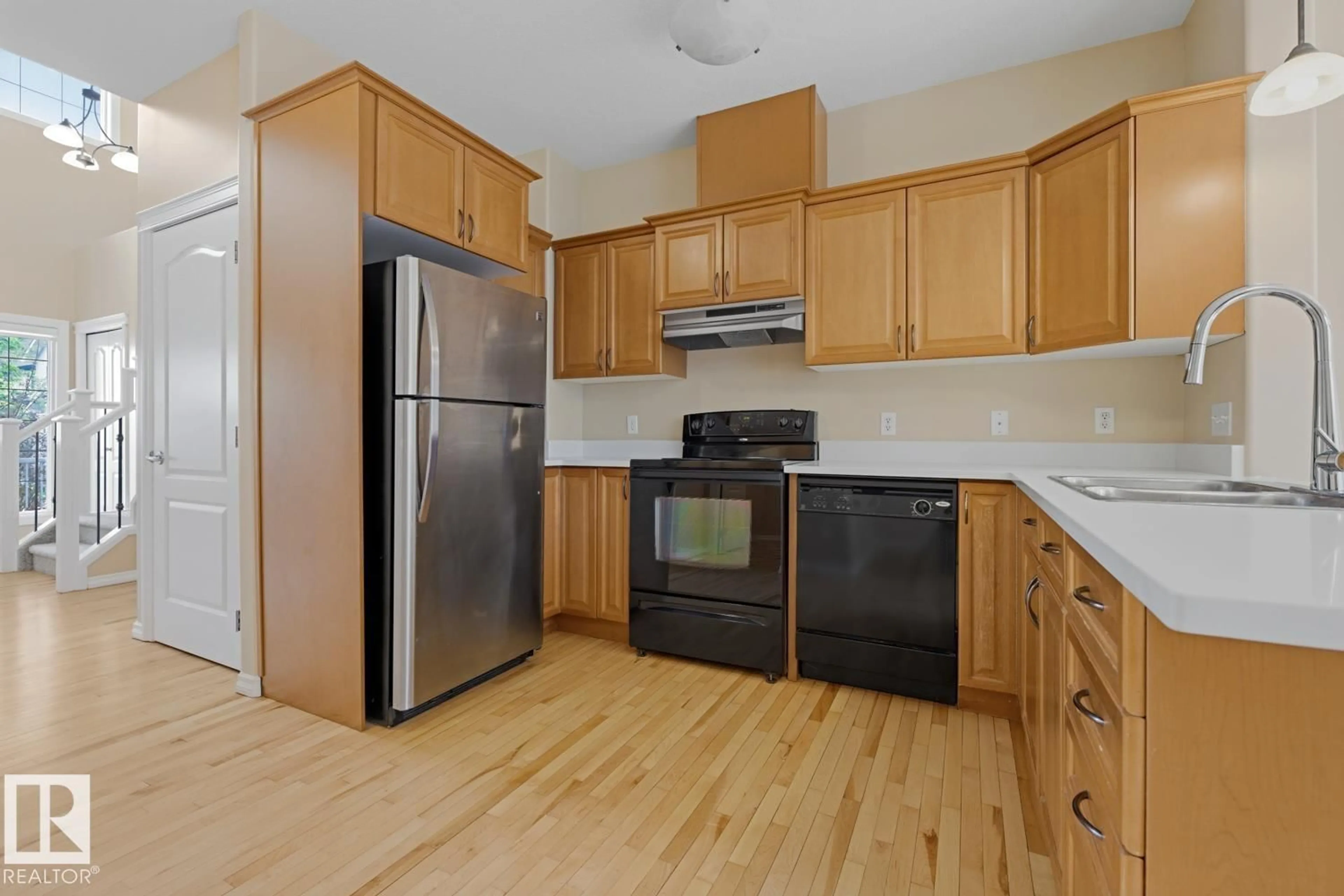 Standard kitchen, wood/laminate floor for SW - 11612 11 AV, Edmonton Alberta T6W1W8