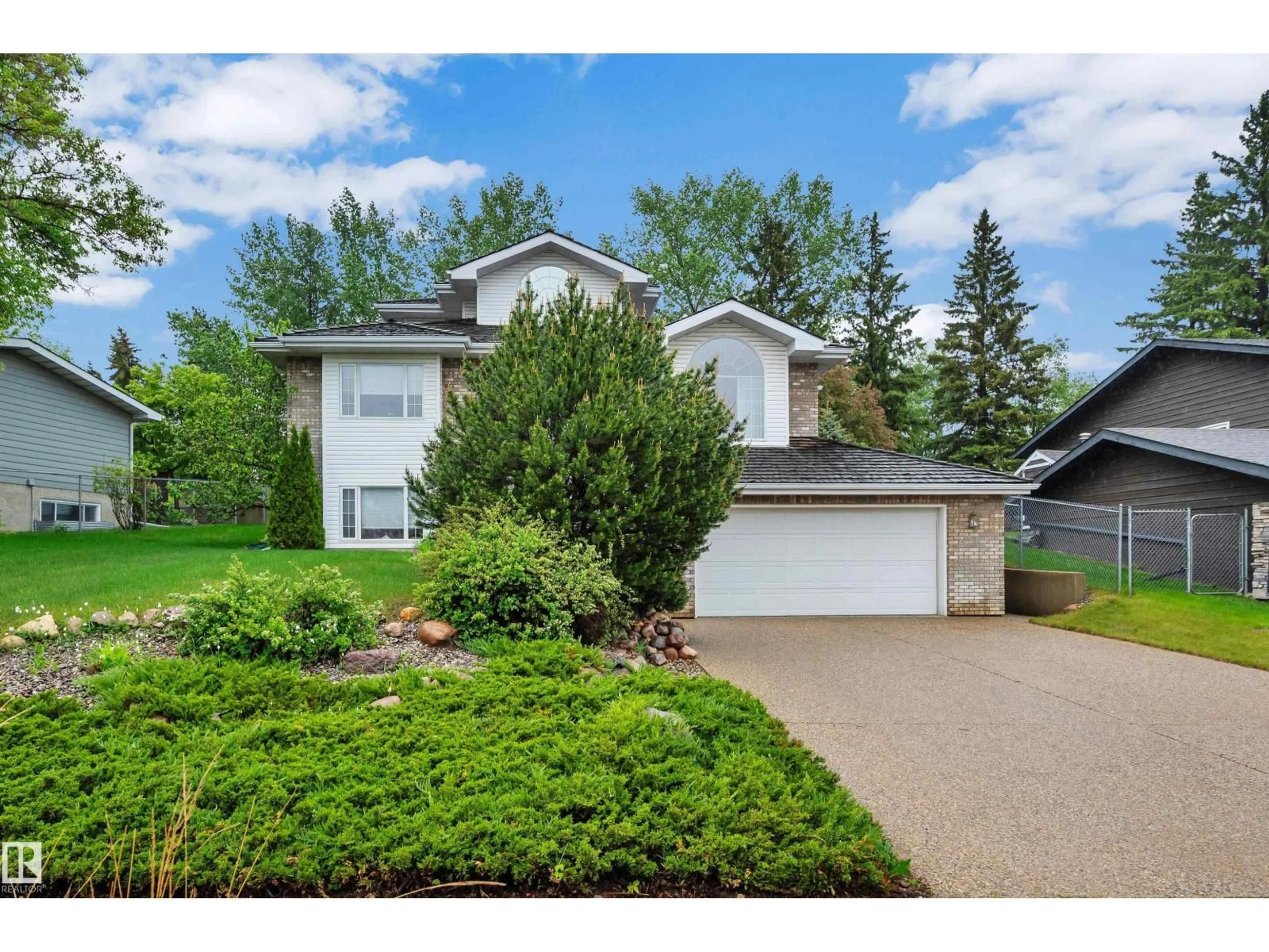 Home with vinyl exterior material, street for 74 BEAUVISTA DR, Sherwood Park Alberta T8A3X1