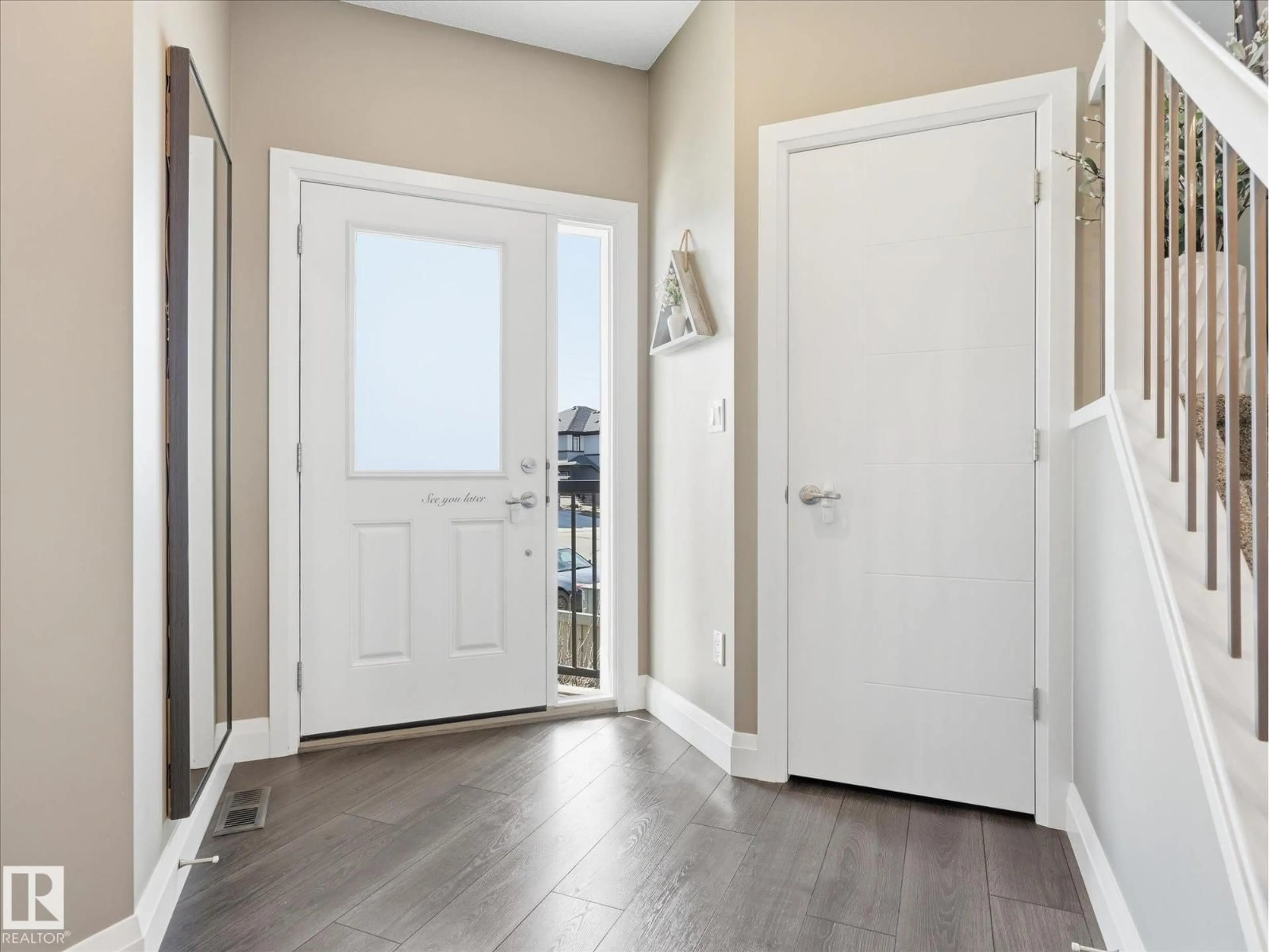 Indoor entryway for SW - 8420 CUSHING CO, Edmonton Alberta T6W3L3