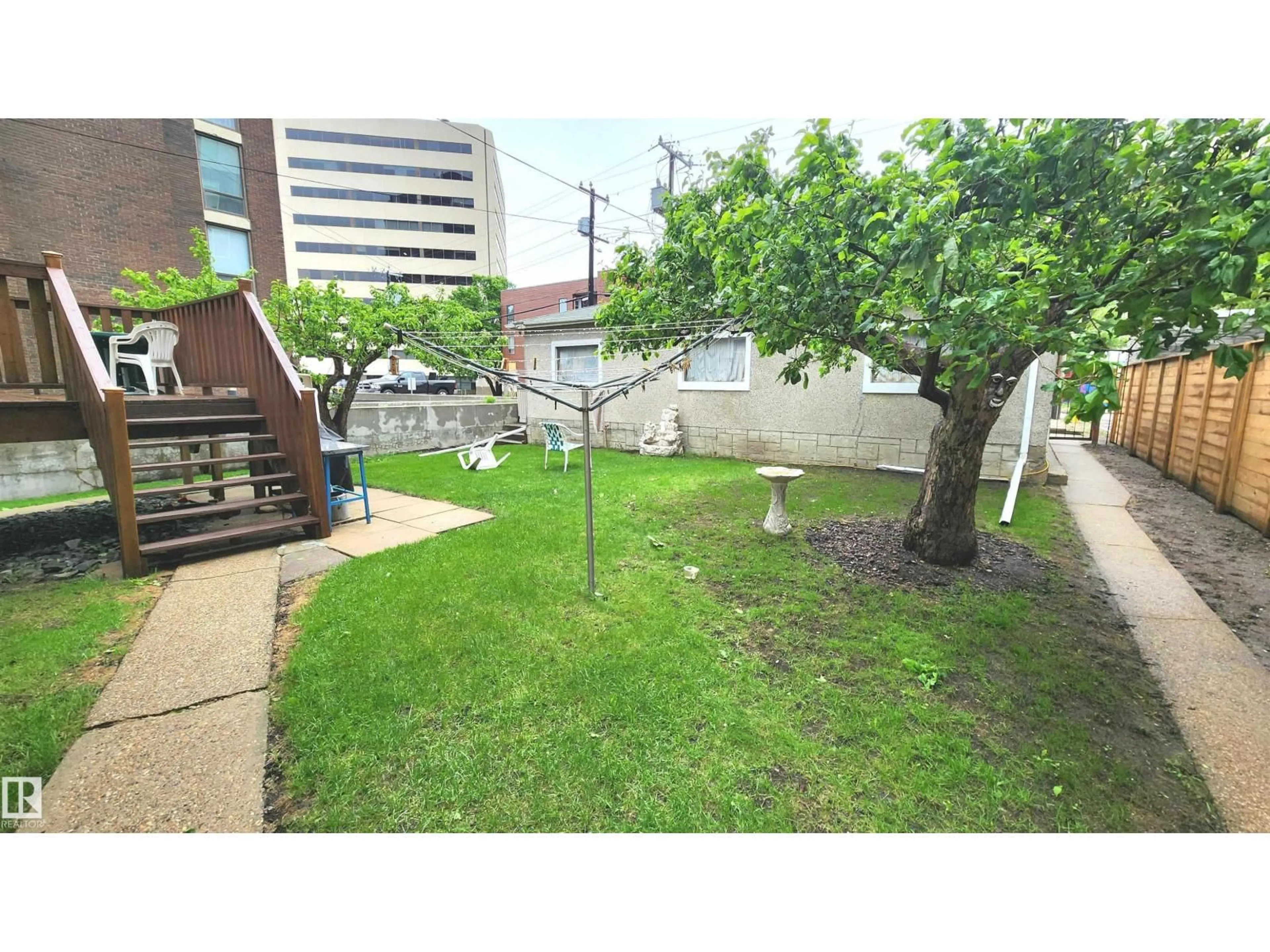 A pic from outside/outdoor area/front of a property/back of a property/a pic from drone, street for 113 ST NW, Edmonton Alberta T5K1N9
