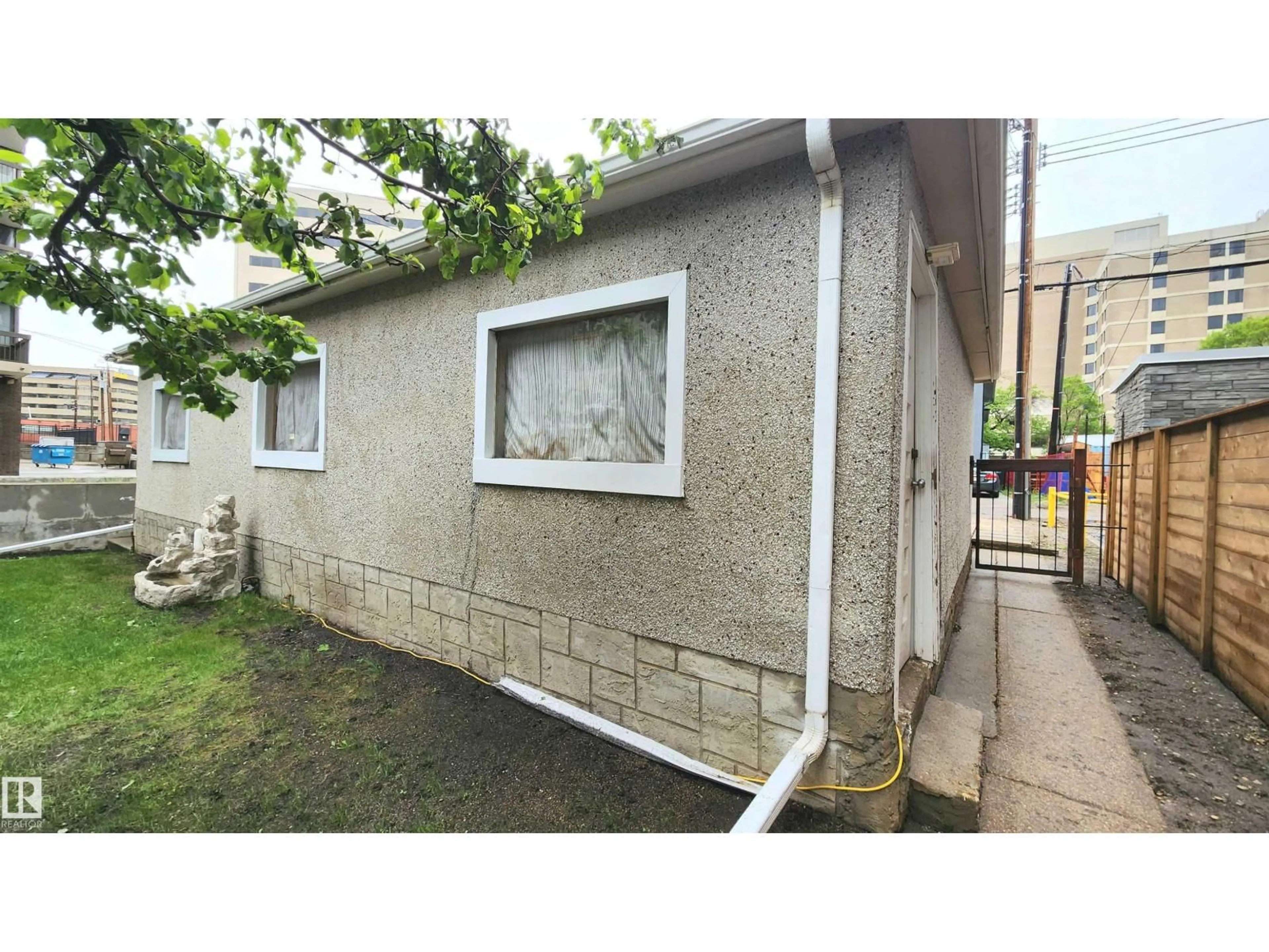 Unknown for 113 ST NW, Edmonton Alberta T5K1N9