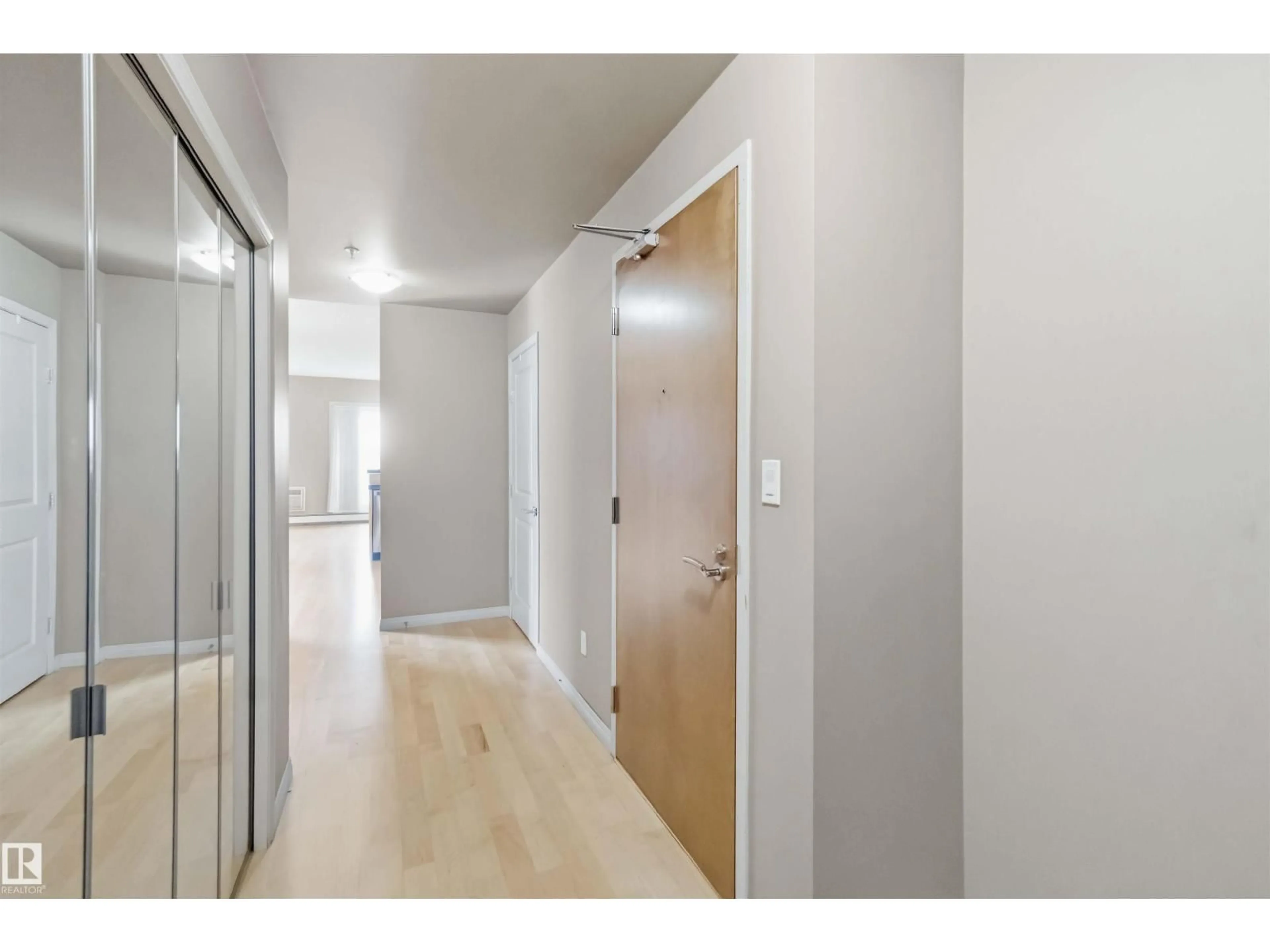 Indoor entryway for #901 - 10504 99 AV, Edmonton Alberta T5K1B2