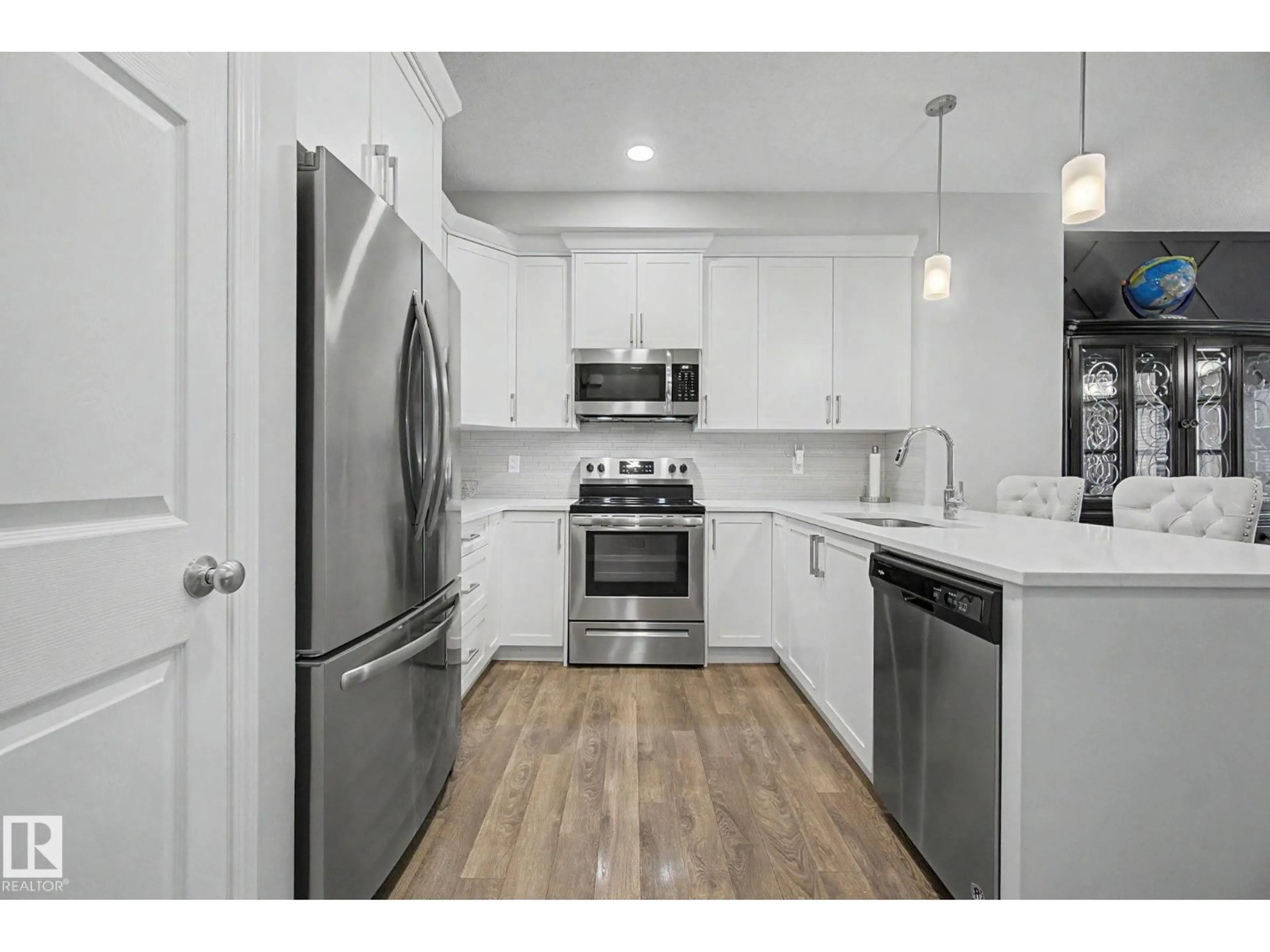 Open concept kitchen, unknown for 416 CRYSTALLINA NERA DR, Edmonton Alberta T5Z0P3