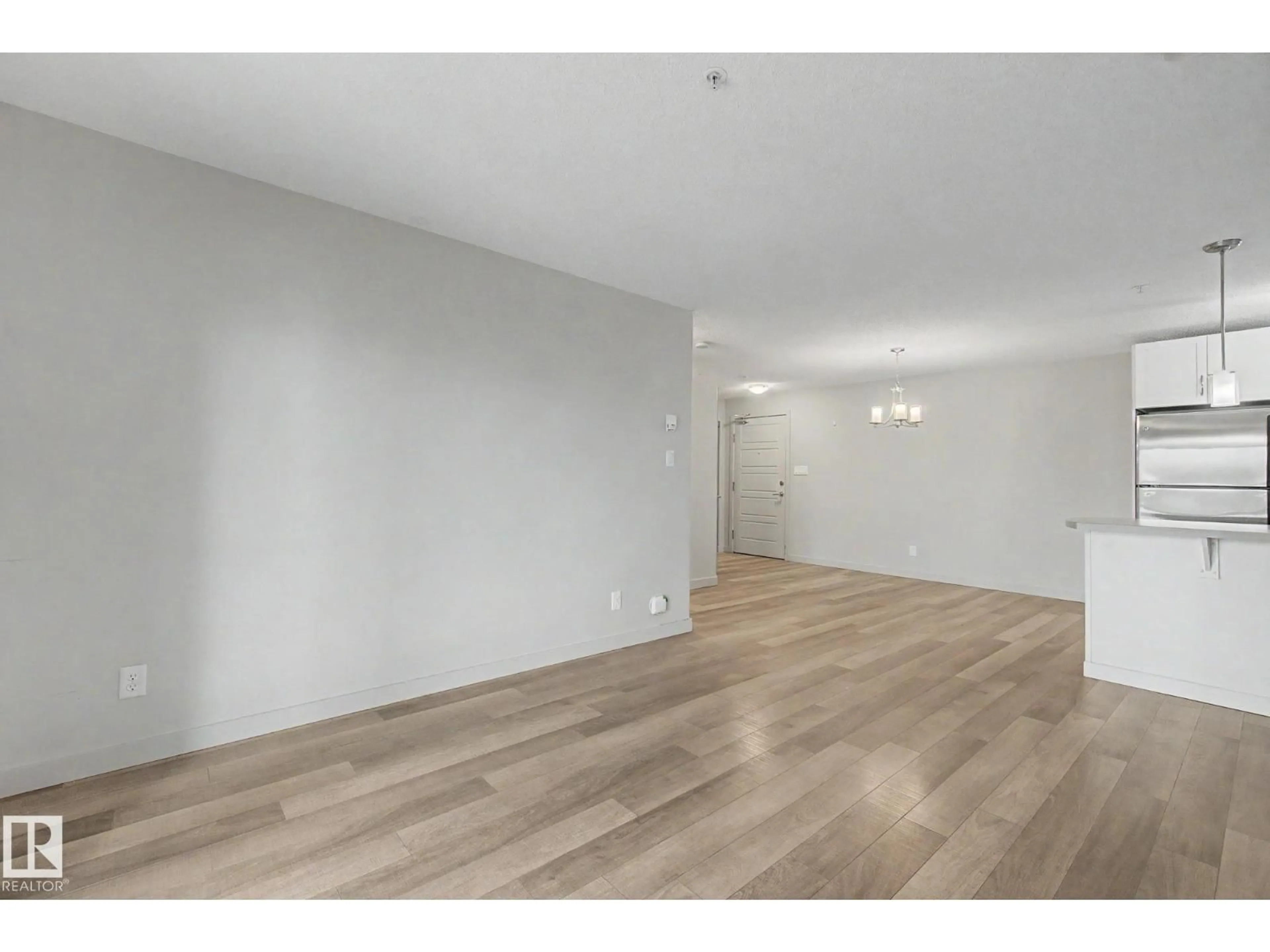 A pic of a room for 359 7805 71 ST NW, Edmonton Alberta T6B3V6