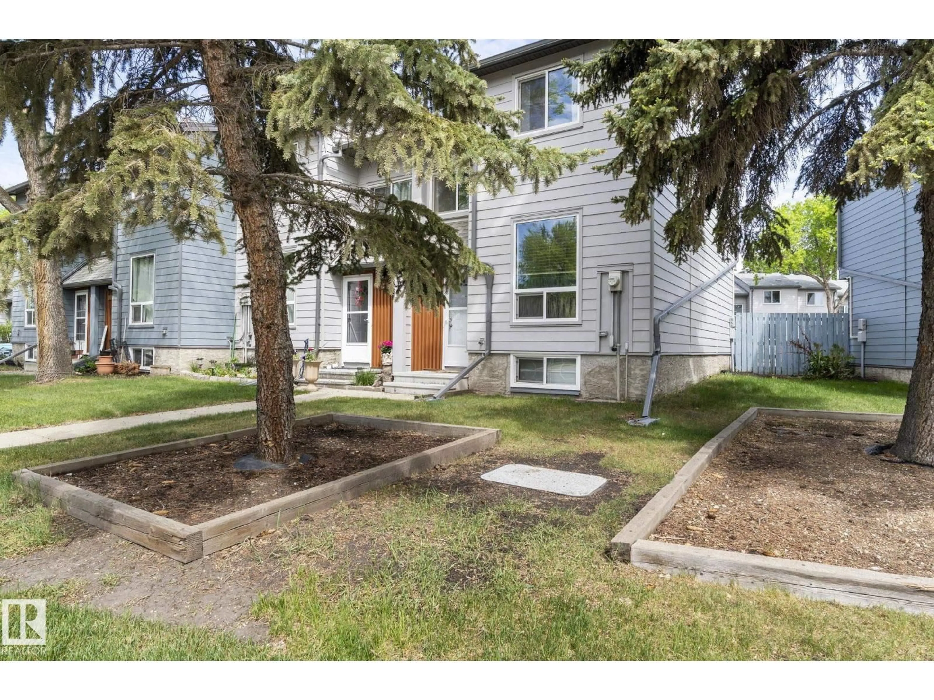 Unknown for 3122 142 AV, Edmonton Alberta T5Y1H2