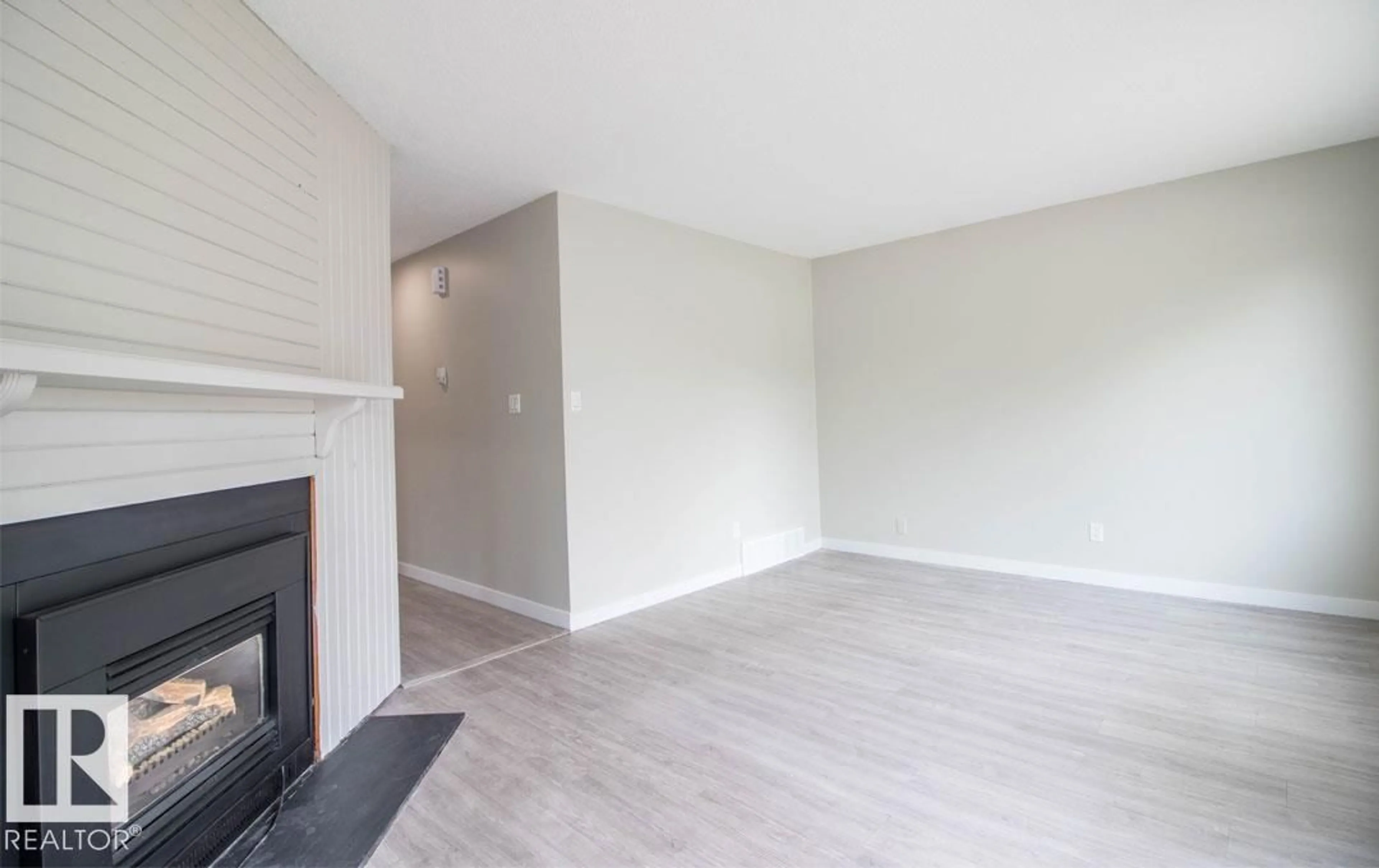 A pic of a room for 3129 139 AV, Edmonton Alberta T5Y1R4
