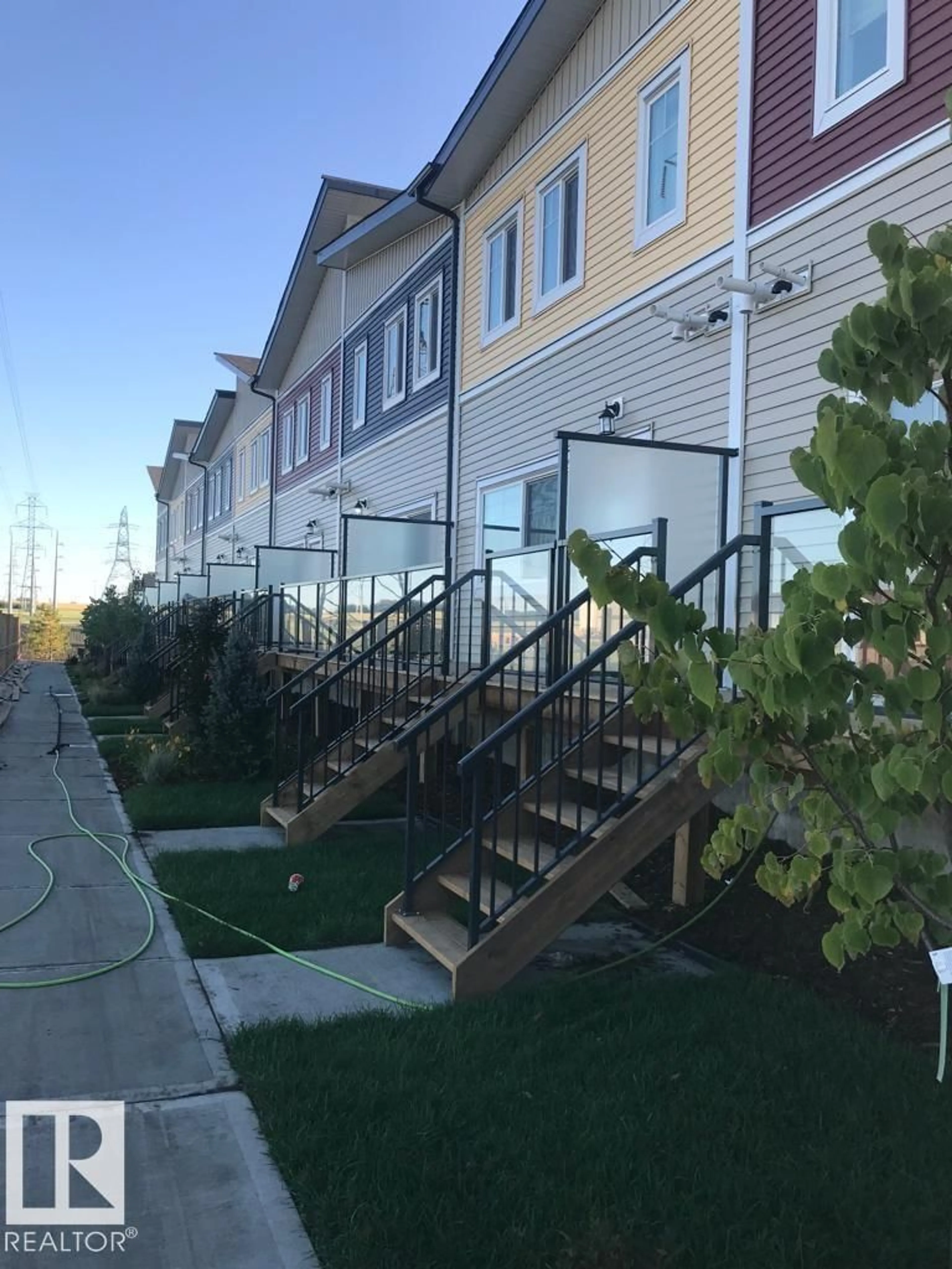 Unknown for #10 - 2803 14 AV, Edmonton Alberta T6T2K4