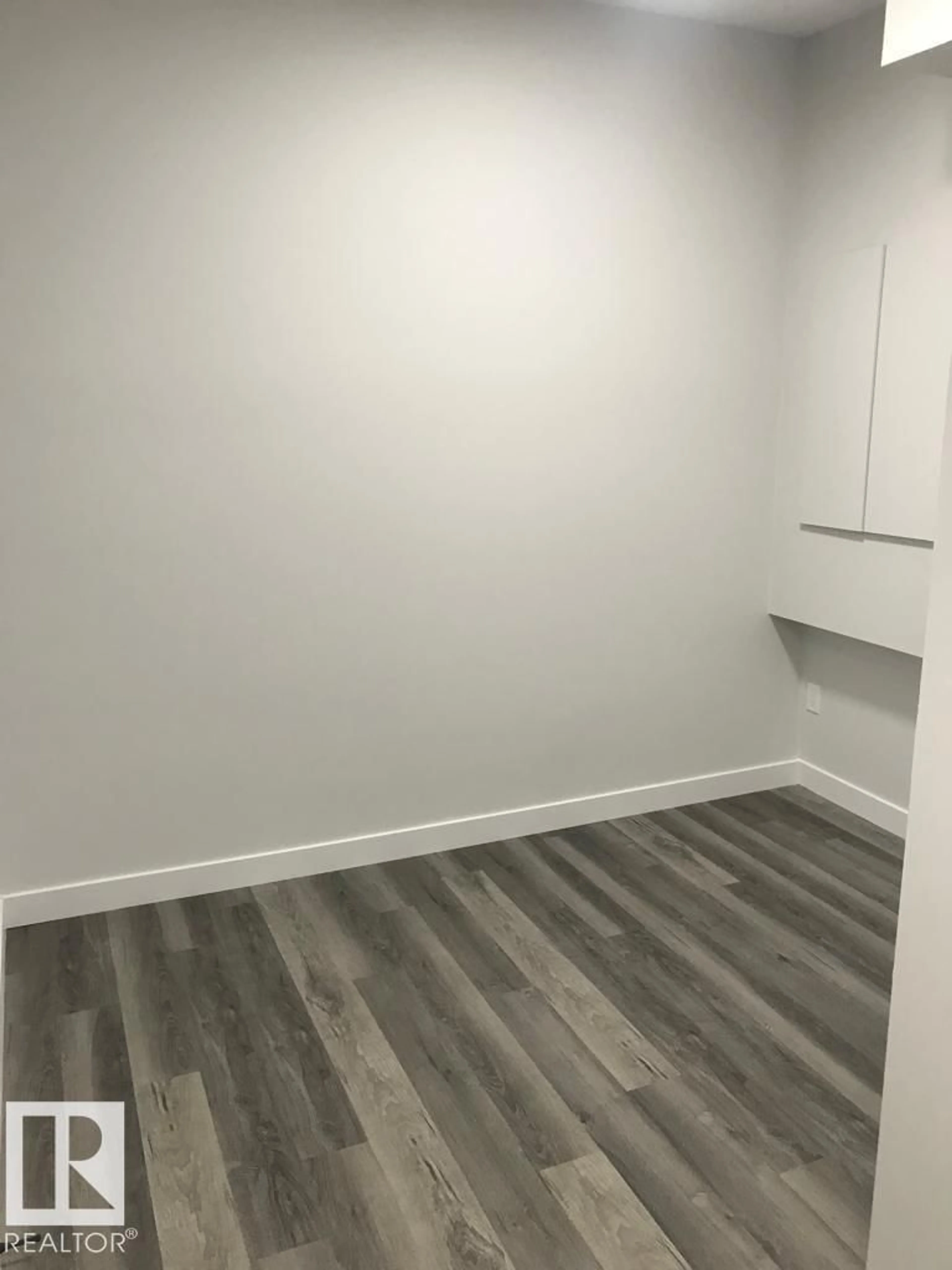 A pic of a room for #10 - 2803 14 AV, Edmonton Alberta T6T2K4