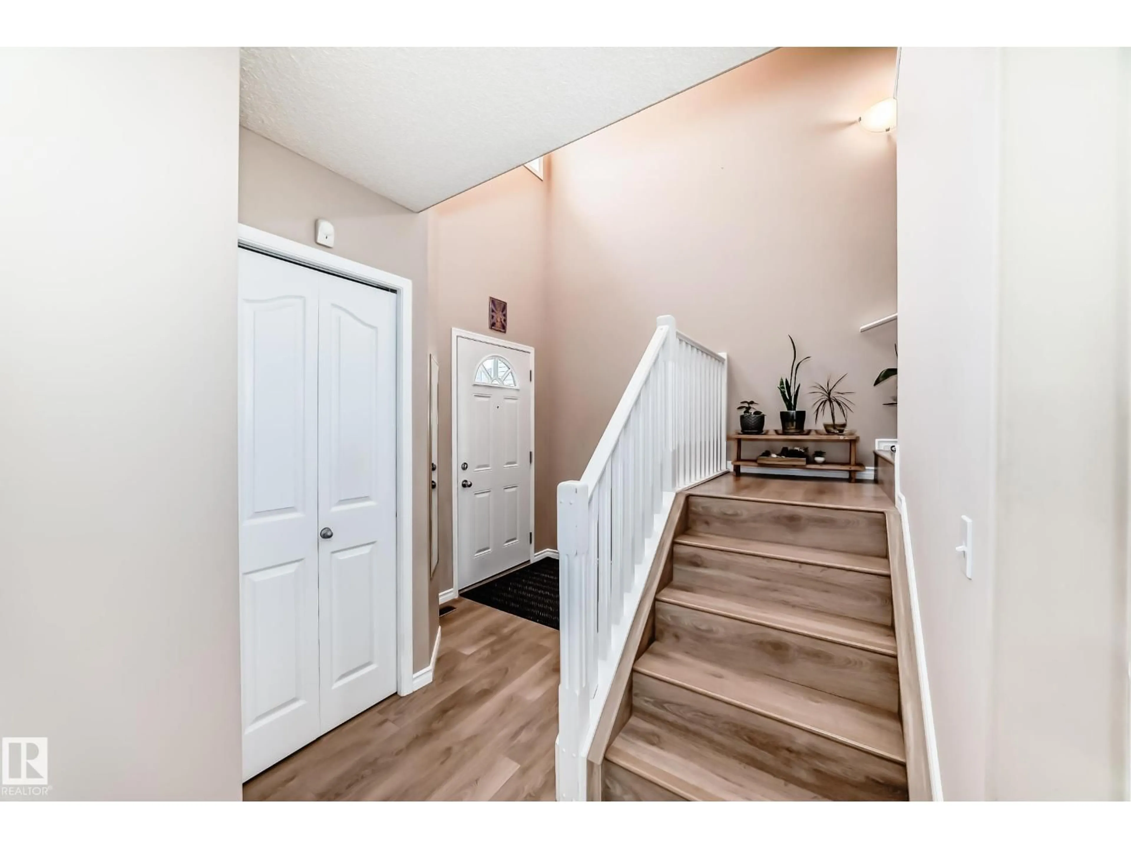 Indoor entryway for SW - 3994 MCMULLEN GREEN GR, Edmonton Alberta T6W1S8