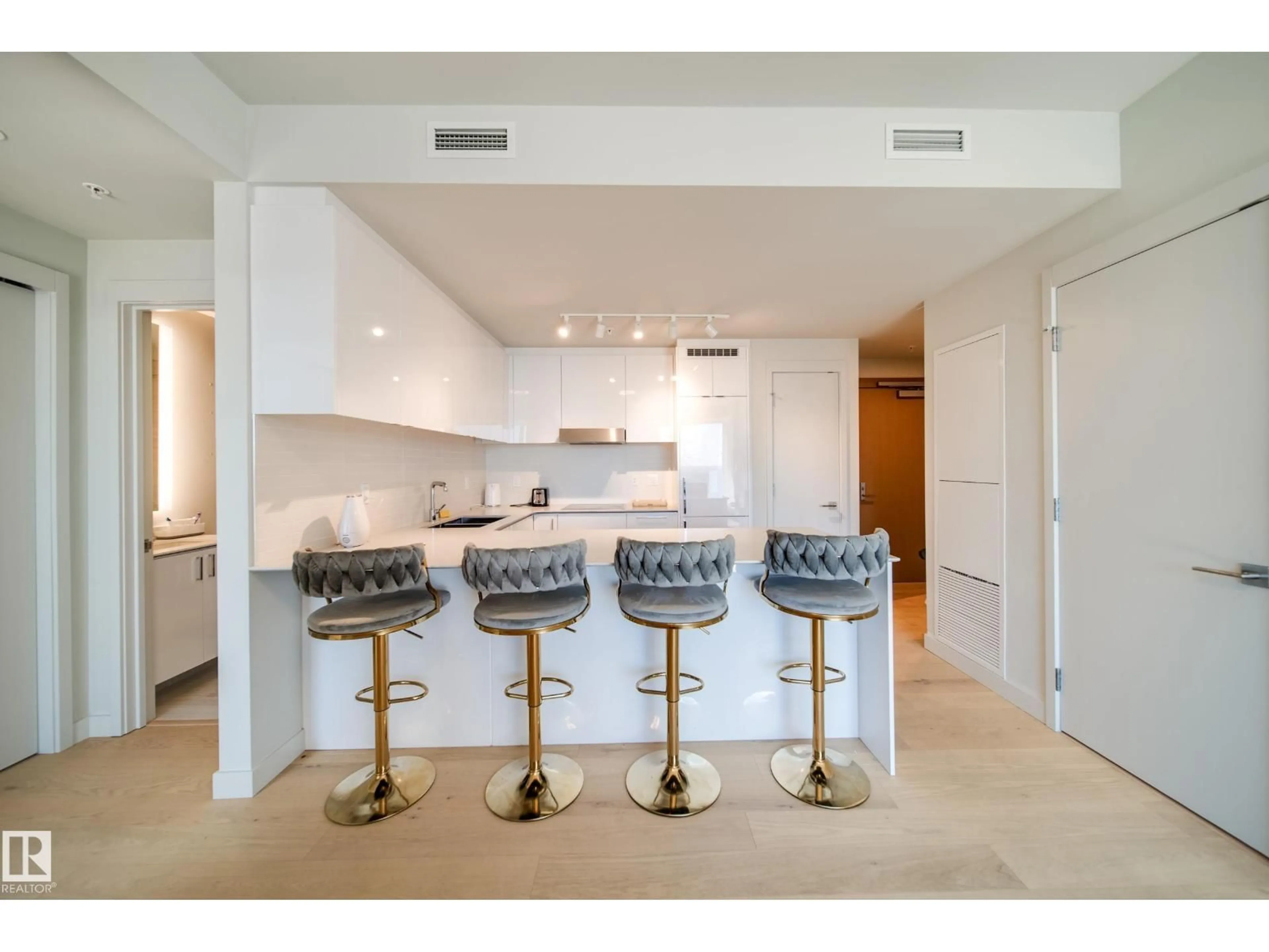 Open concept kitchen, ceramic/tile floor for 3505 10360 102 ST NW, Edmonton Alberta T5J4Y8