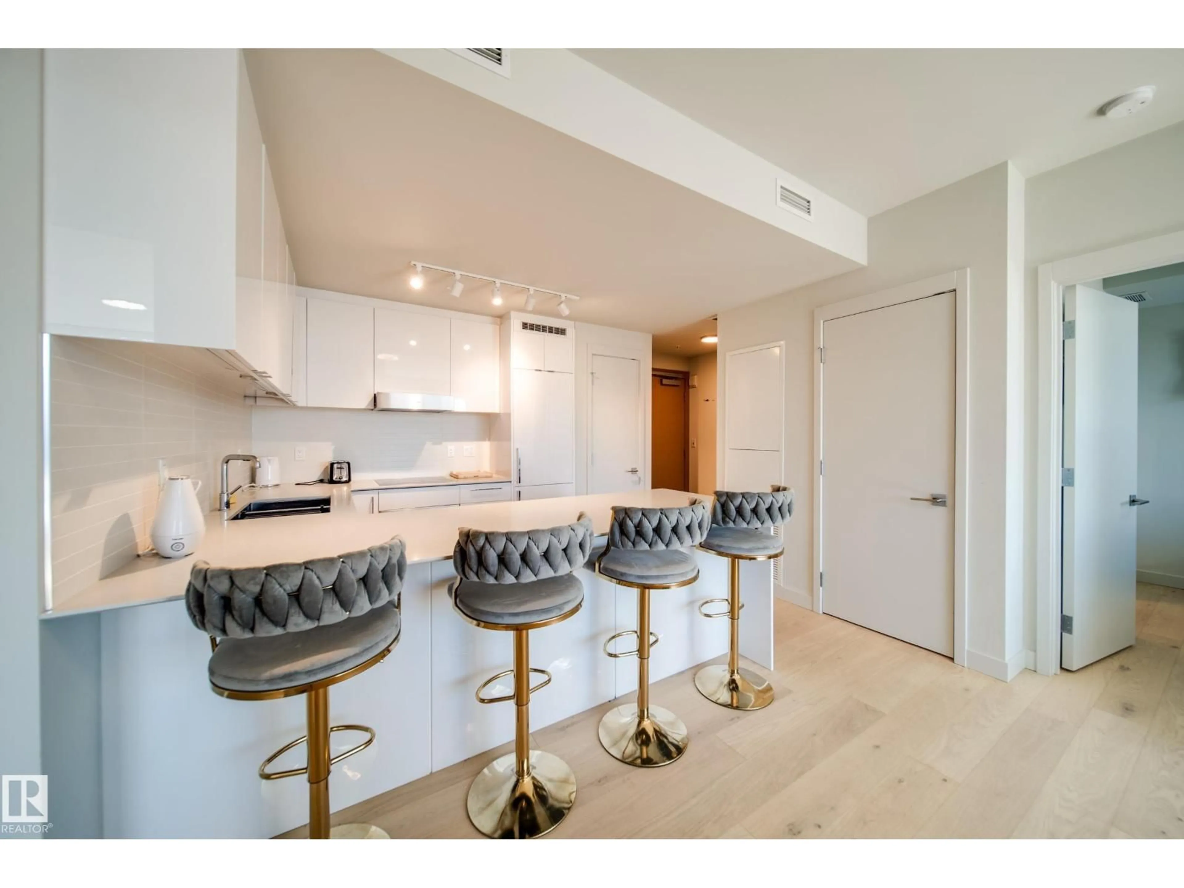 Unknown for 3505 10360 102 ST NW, Edmonton Alberta T5J4Y8