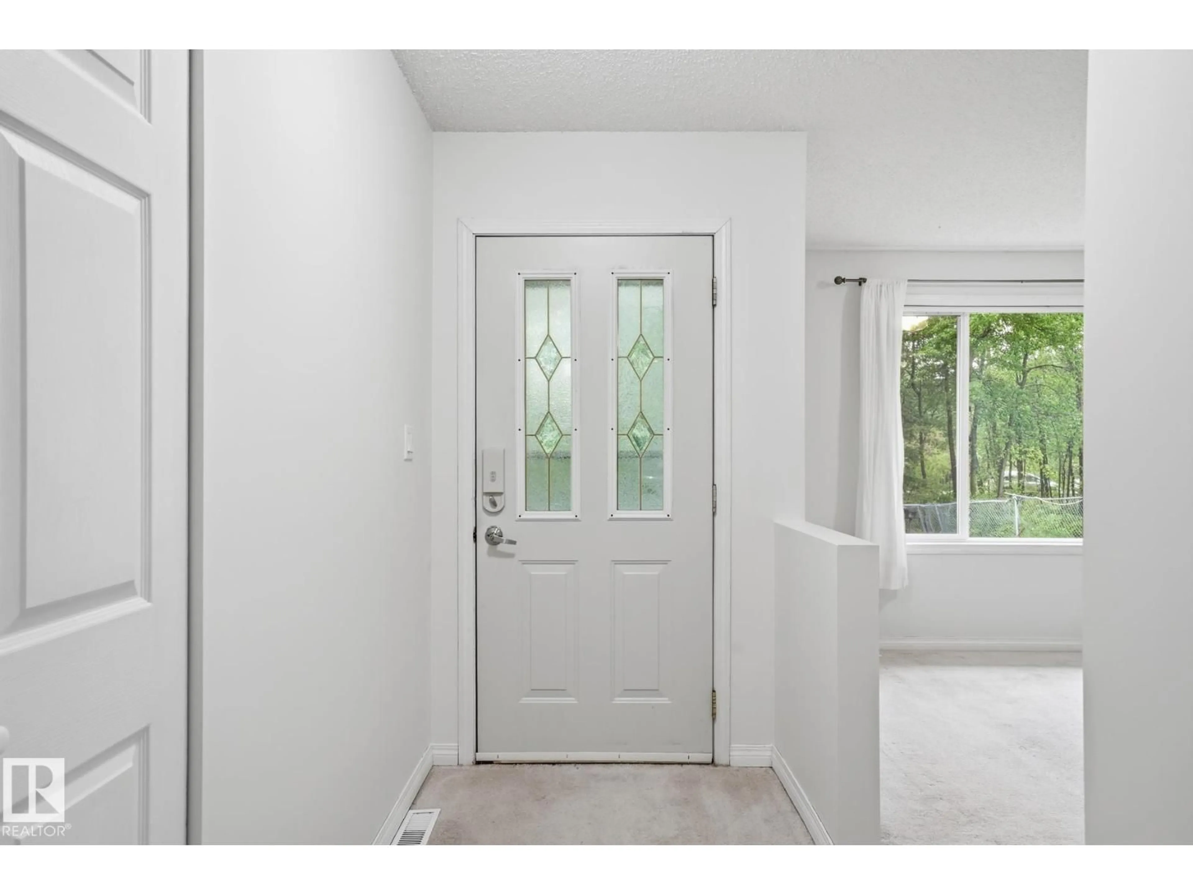 Indoor entryway for 30 51504 RANGE ROAD 200 RD, Rural Beaver County Alberta T0B4J0