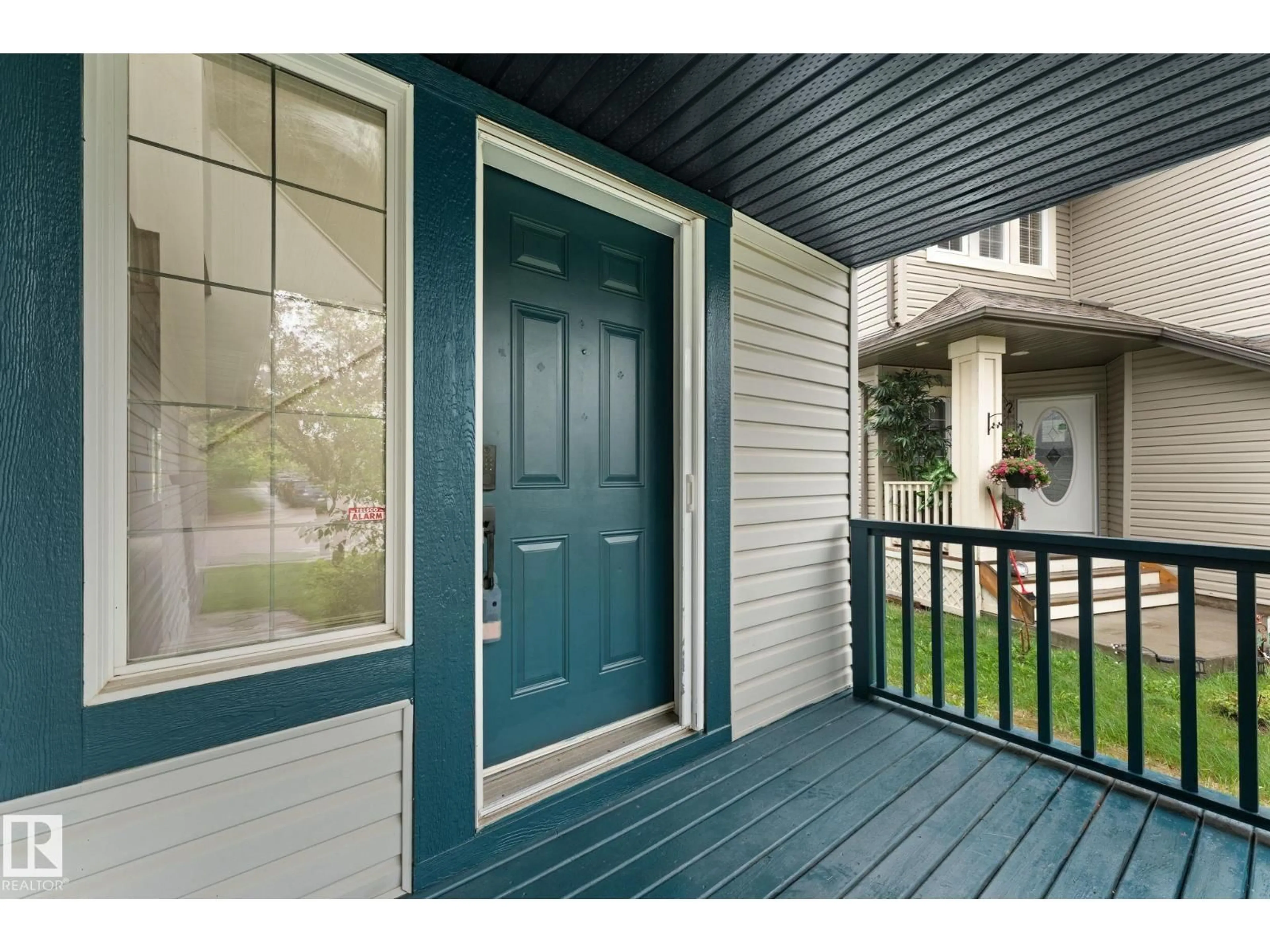 Indoor entryway for SW - 1951 120 ST, Edmonton Alberta T6W0A8