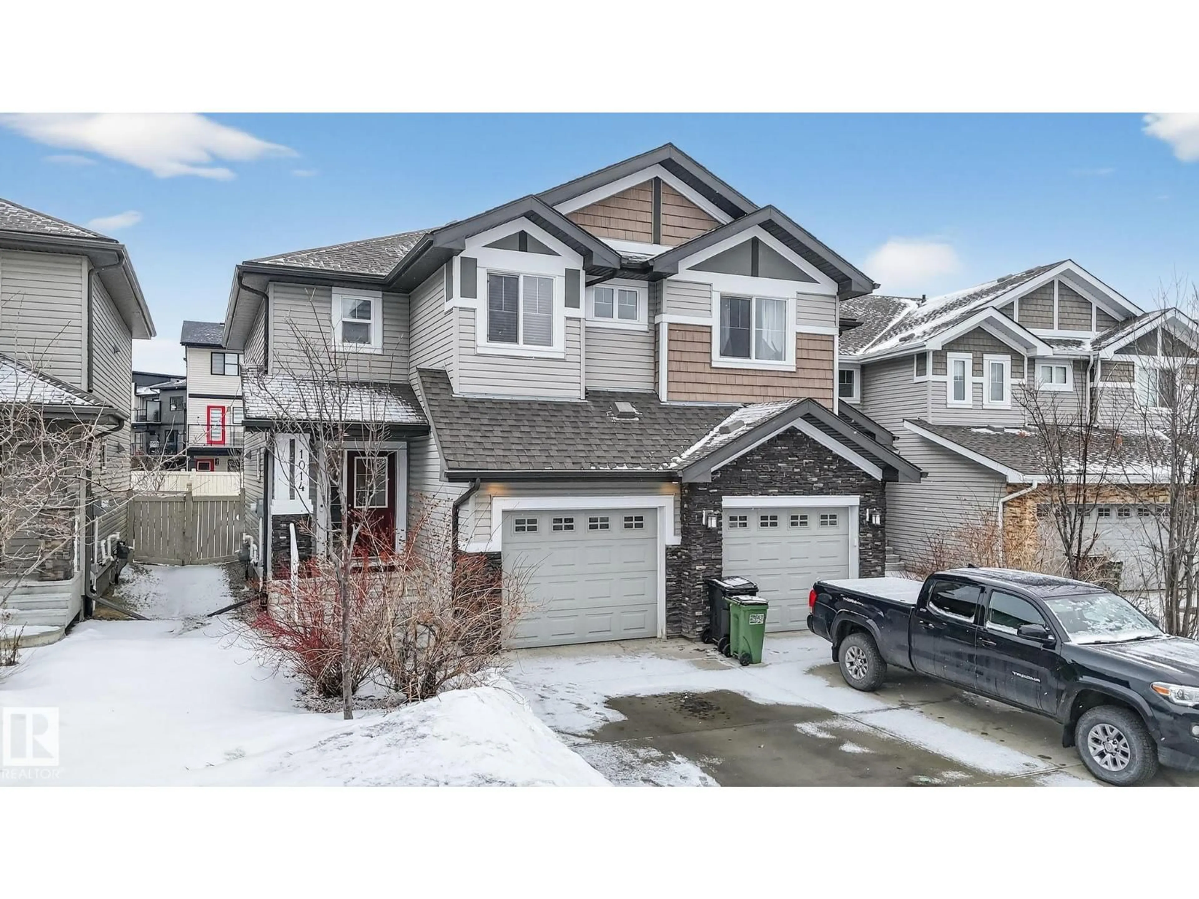 Home with vinyl exterior material, street for SW SW - 1014 162 ST, Edmonton Alberta T6W2G9