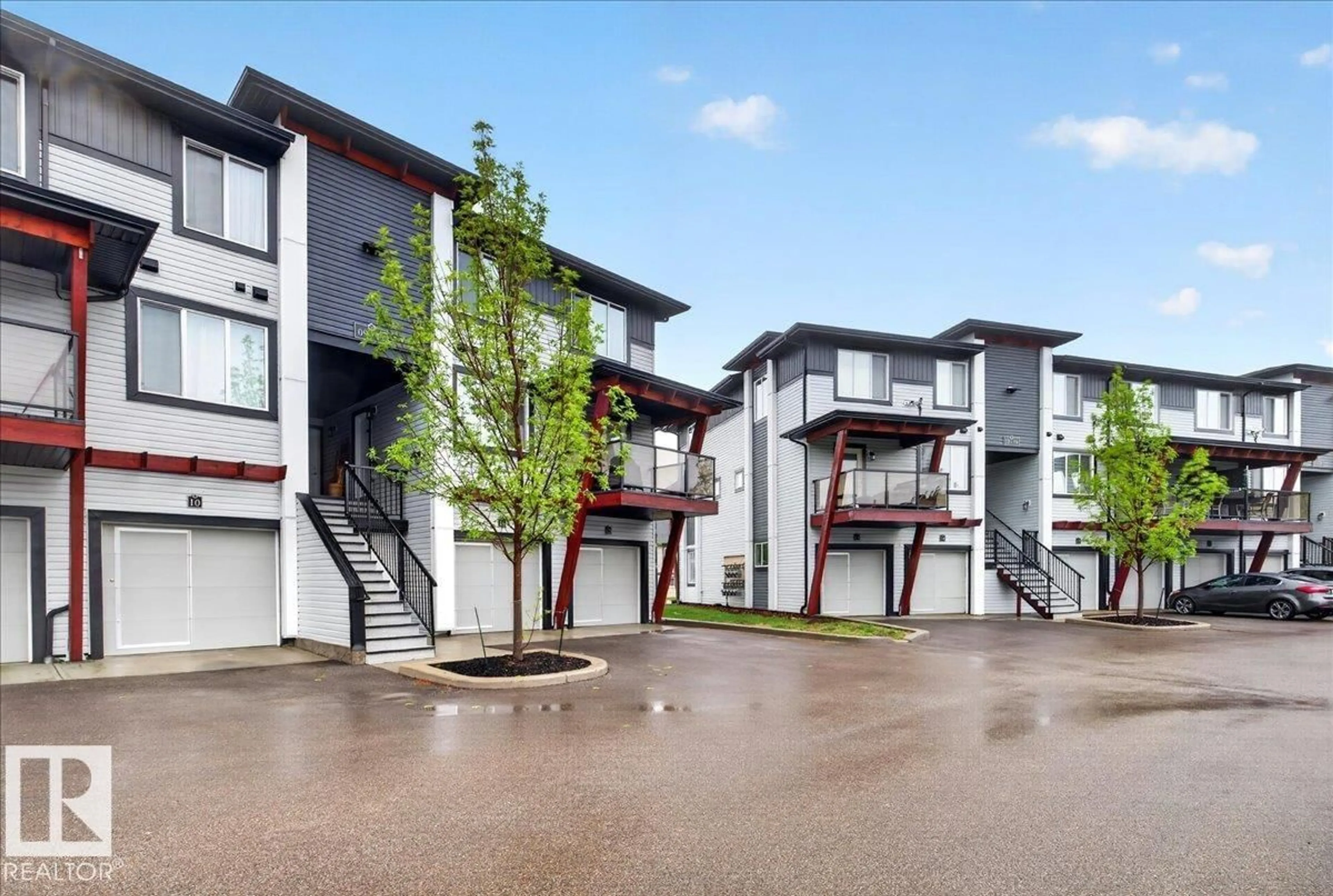 A pic from outside/outdoor area/front of a property/back of a property/a pic from drone, unknown for 10 446 ALLARD BV, Edmonton Alberta T6W3S7