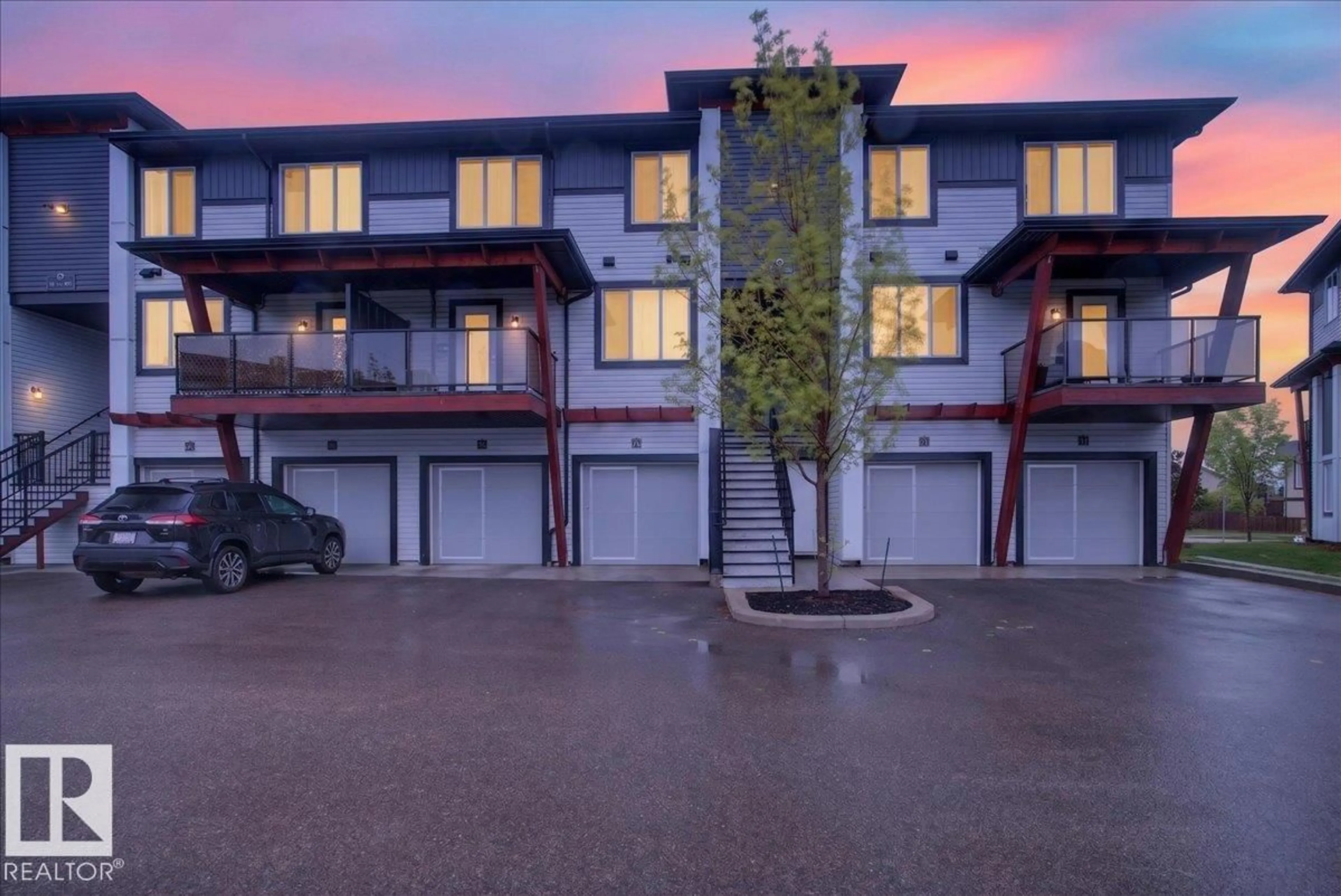 A pic from outside/outdoor area/front of a property/back of a property/a pic from drone, street for 10 446 ALLARD BV, Edmonton Alberta T6W3S7