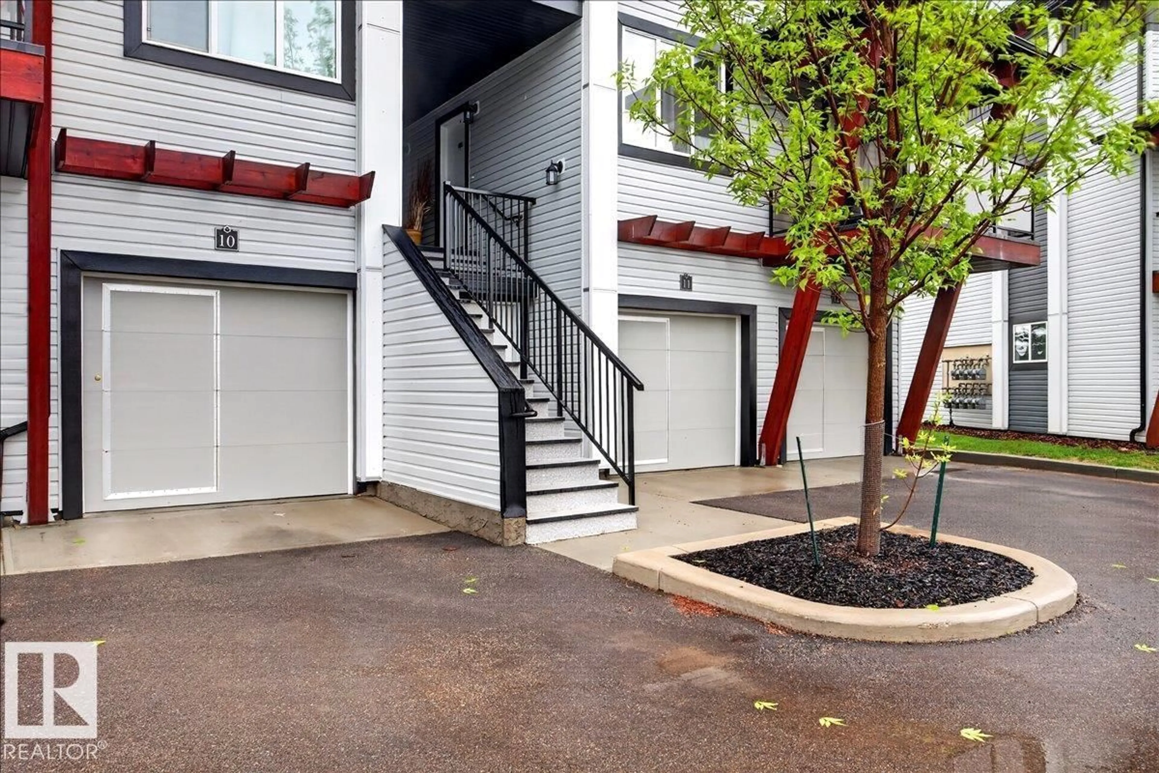Patio, street for 10 446 ALLARD BV, Edmonton Alberta T6W3S7