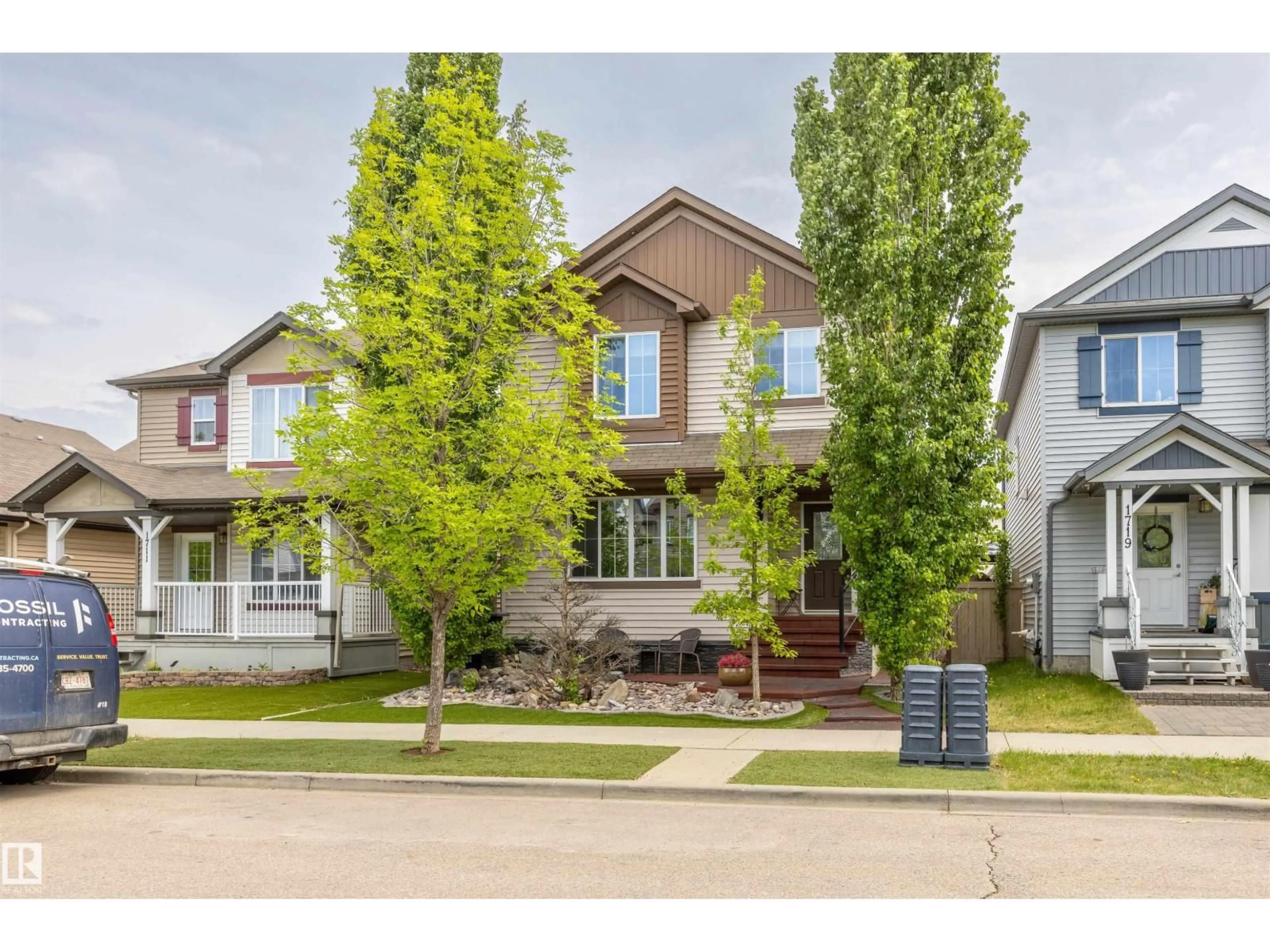 Unknown for SW - 1715 63 ST, Edmonton Alberta T6X0S2
