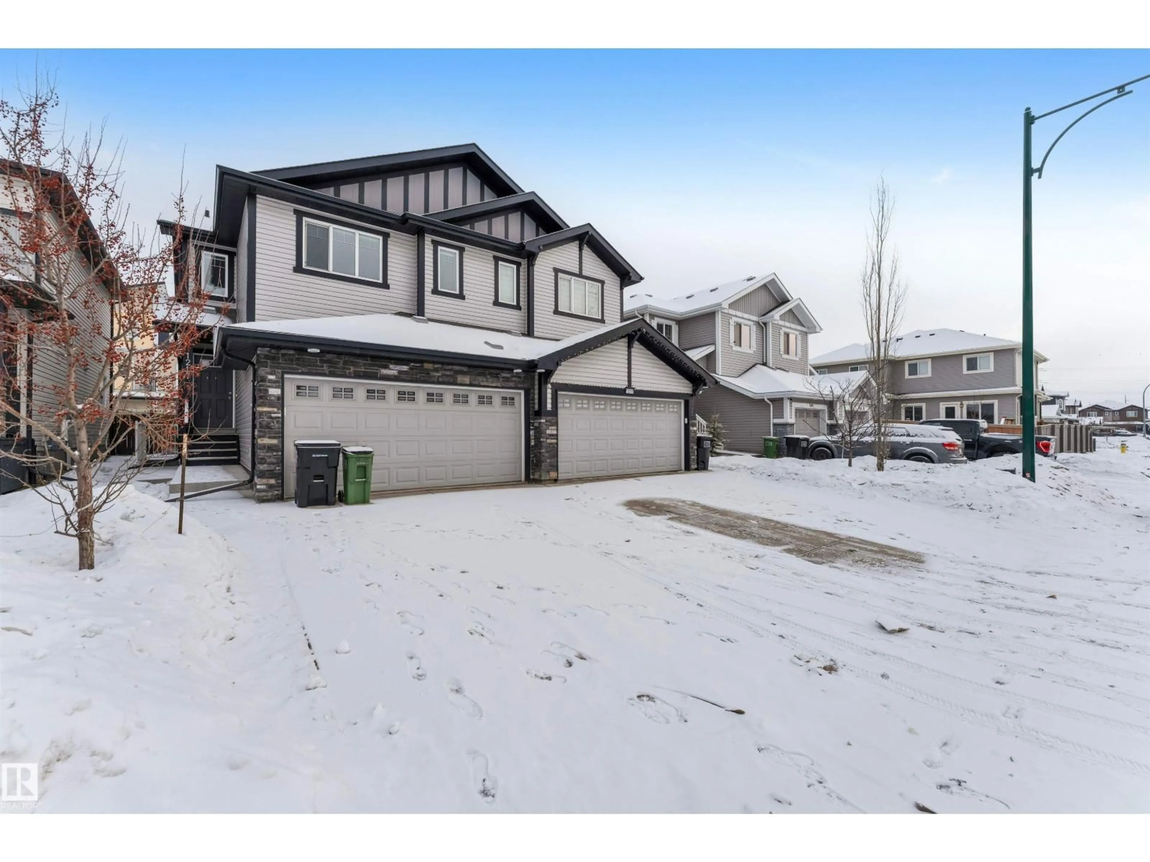 A pic from outside/outdoor area/front of a property/back of a property/a pic from drone, street for 1217 29 ST, Edmonton Alberta T6T1A9