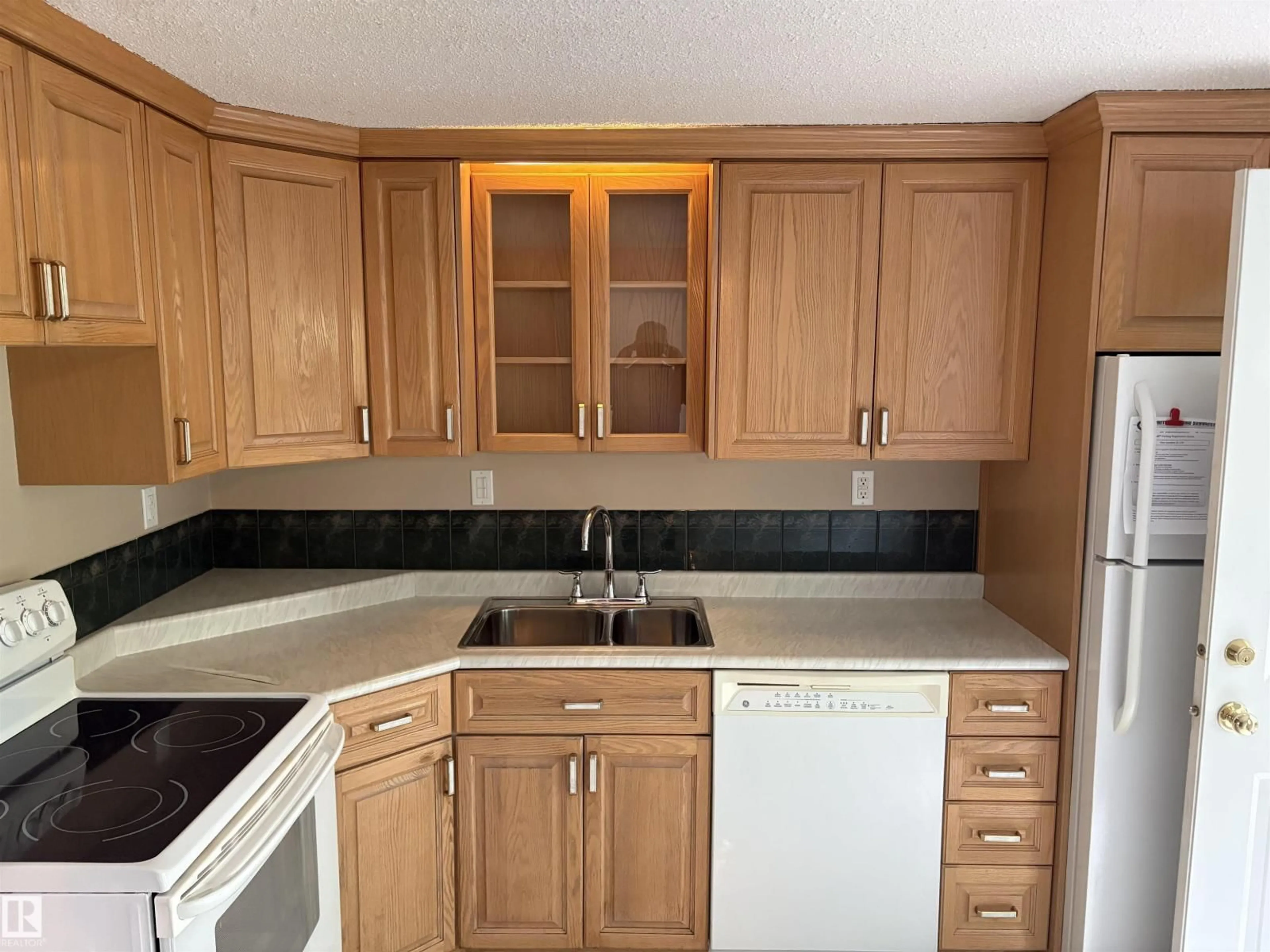 Standard kitchen, unknown for 167 RIDGEWOOD, St. Albert Alberta T8N0E9