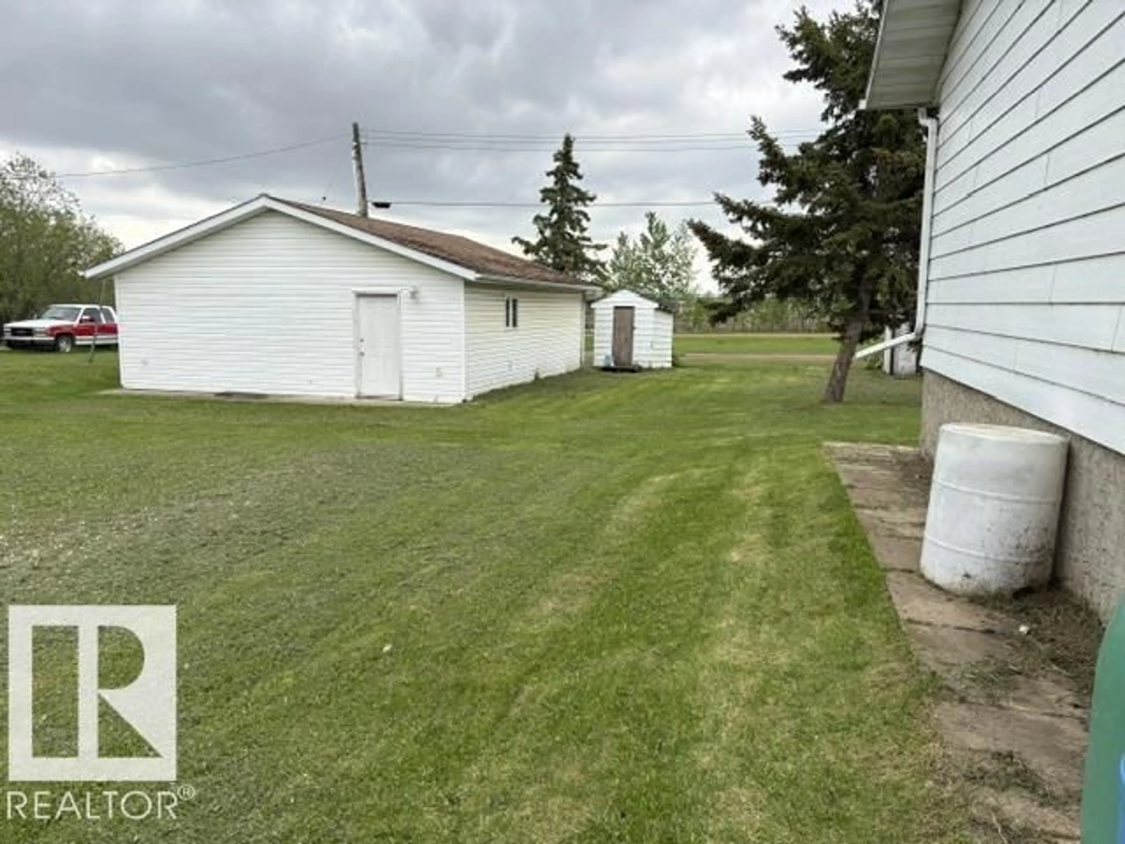 Unknown for 5225 47 STREET, Willingdon Alberta T0B4K0