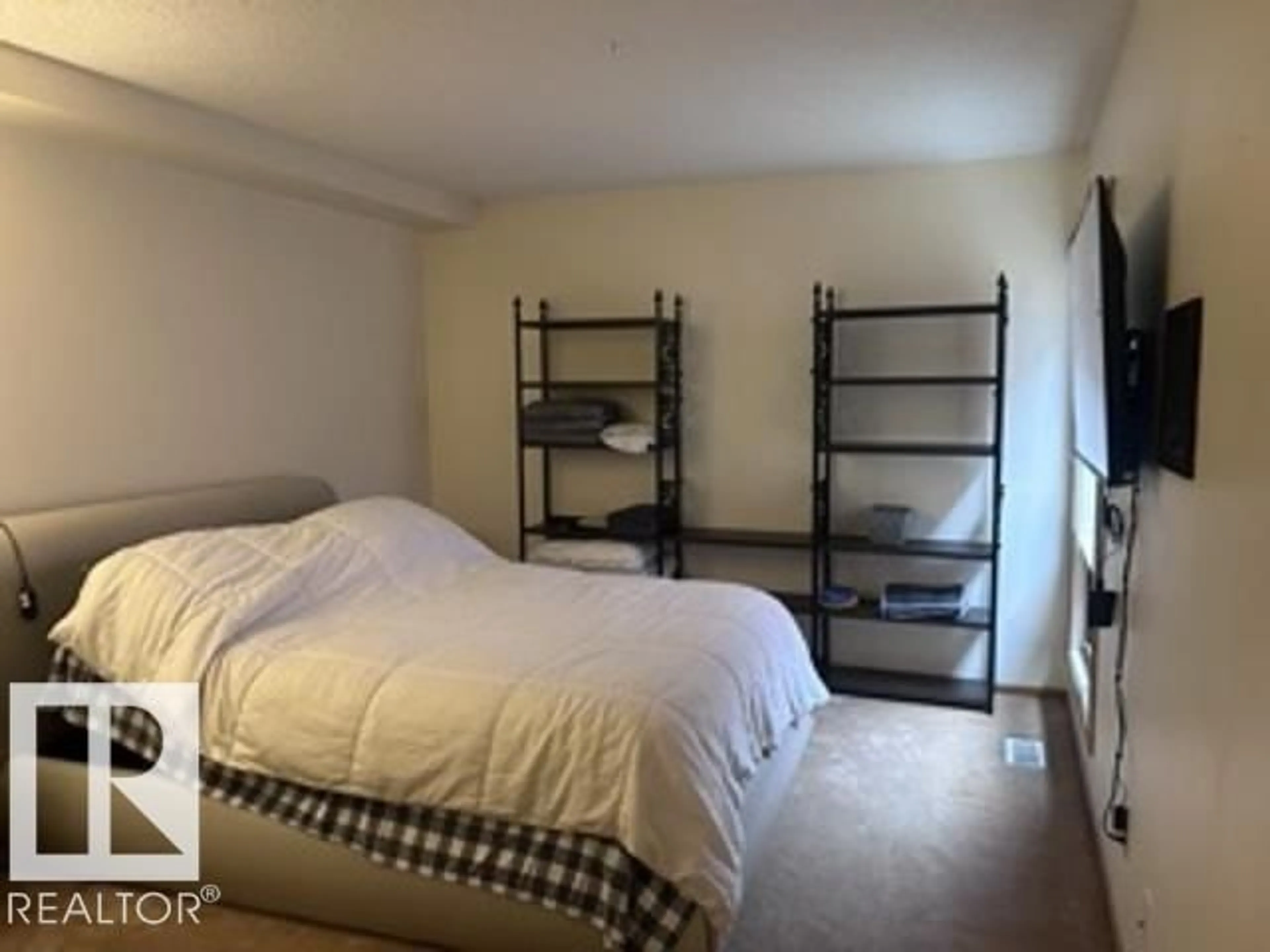 A pic of a room for #23 - 500 LESSARD DR, Edmonton Alberta T6M1G1