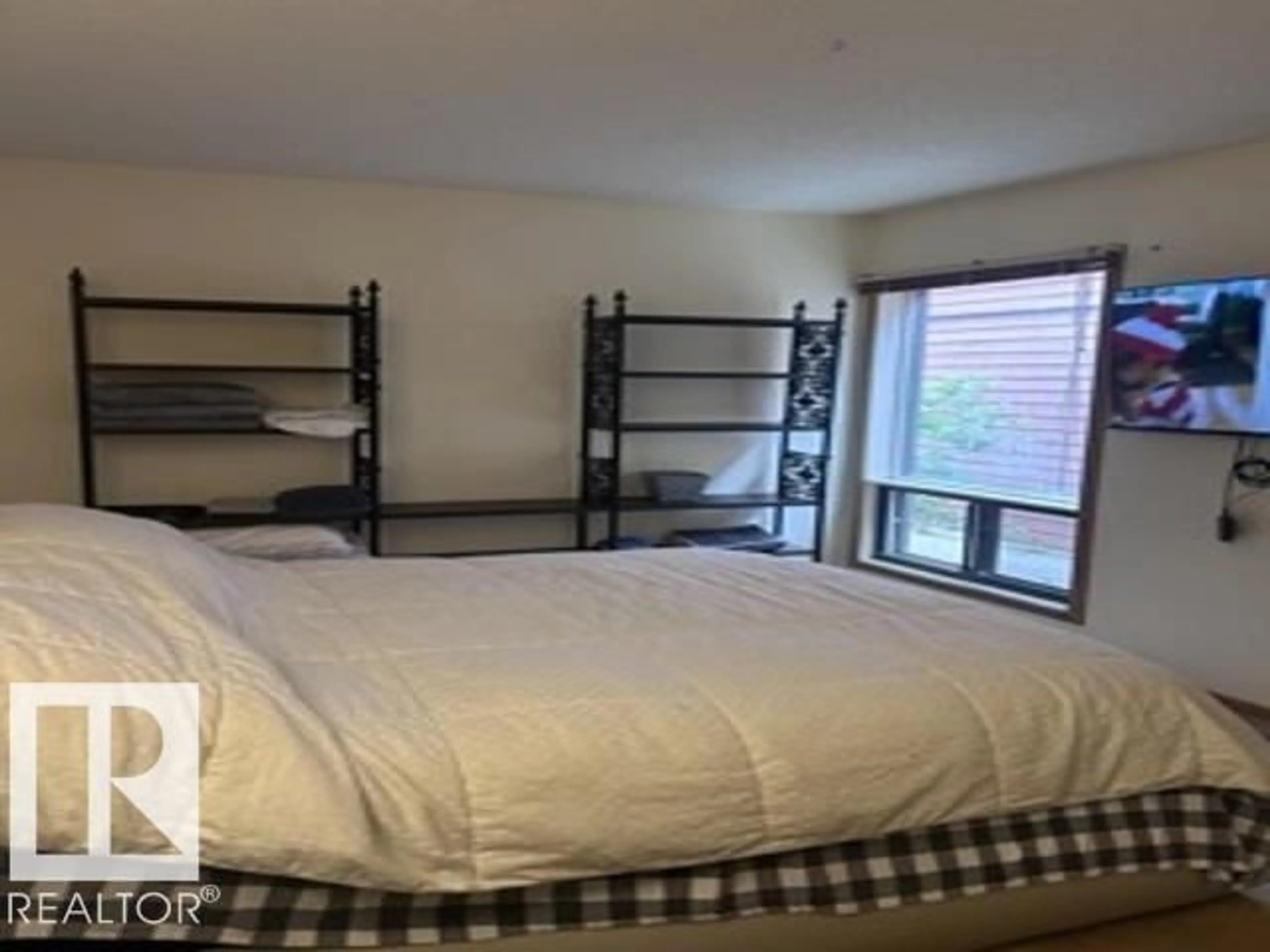 A pic of a room for #23 - 500 LESSARD DR, Edmonton Alberta T6M1G1