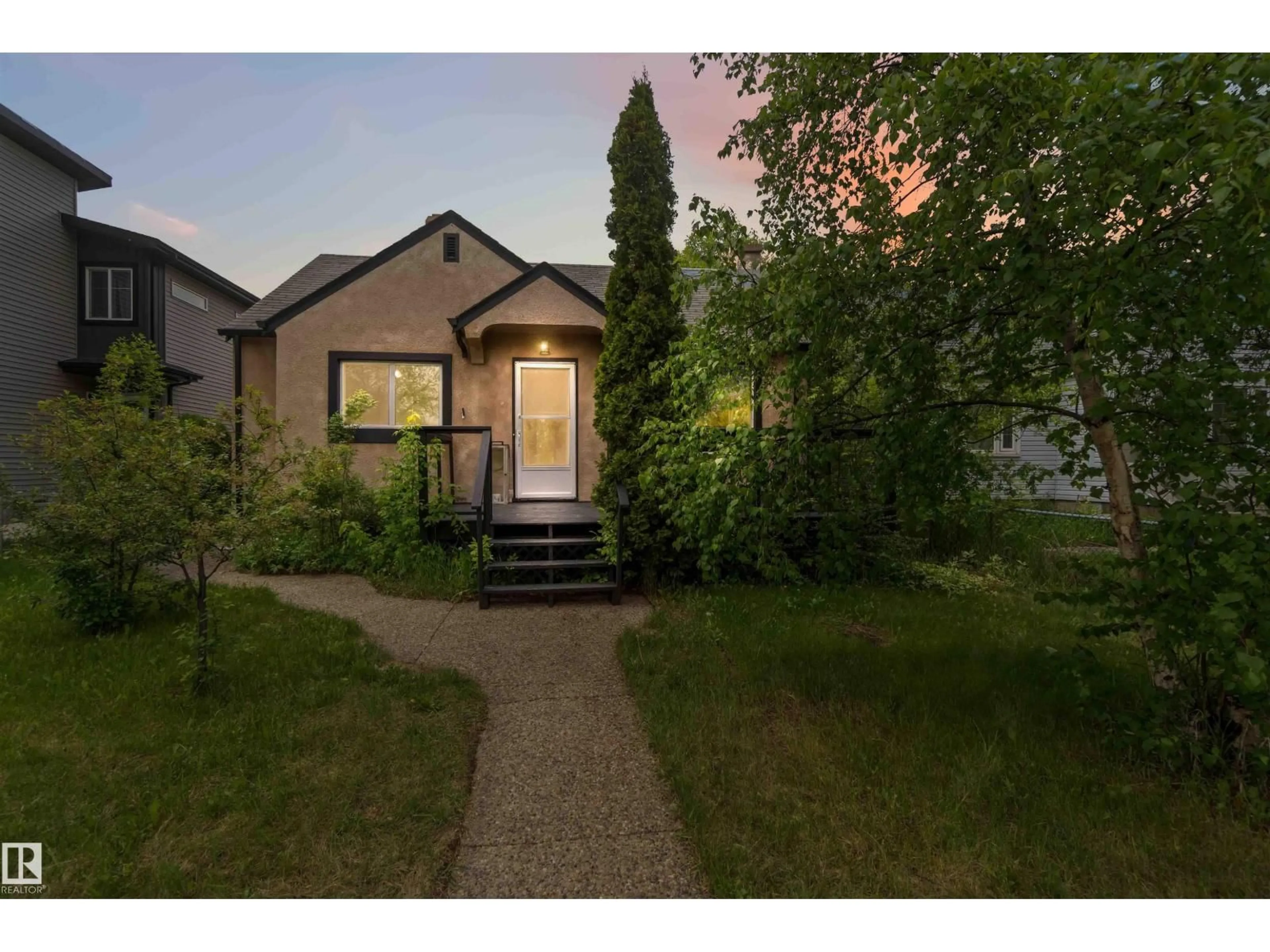 Unknown for 11842 93 ST, Edmonton Alberta T5G1E3