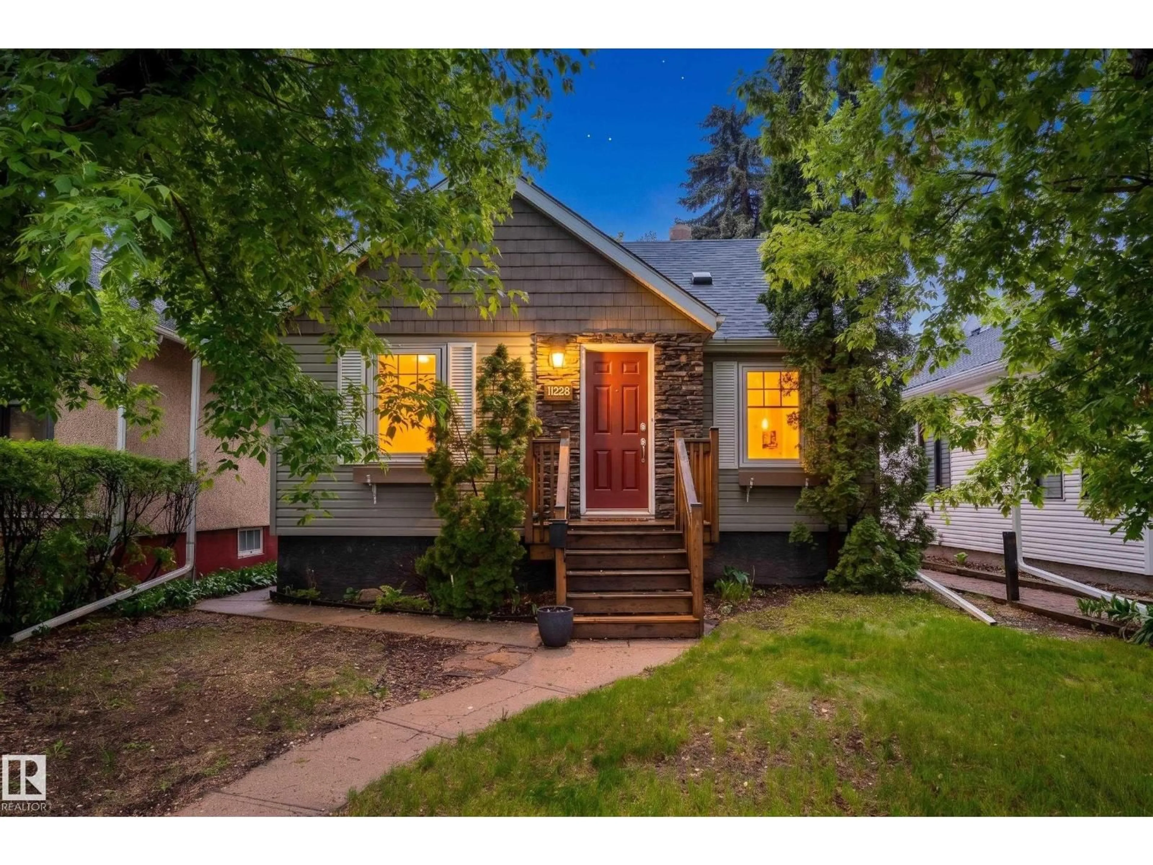 Unknown for NW - 11228 67 ST, Edmonton Alberta T5B1L1
