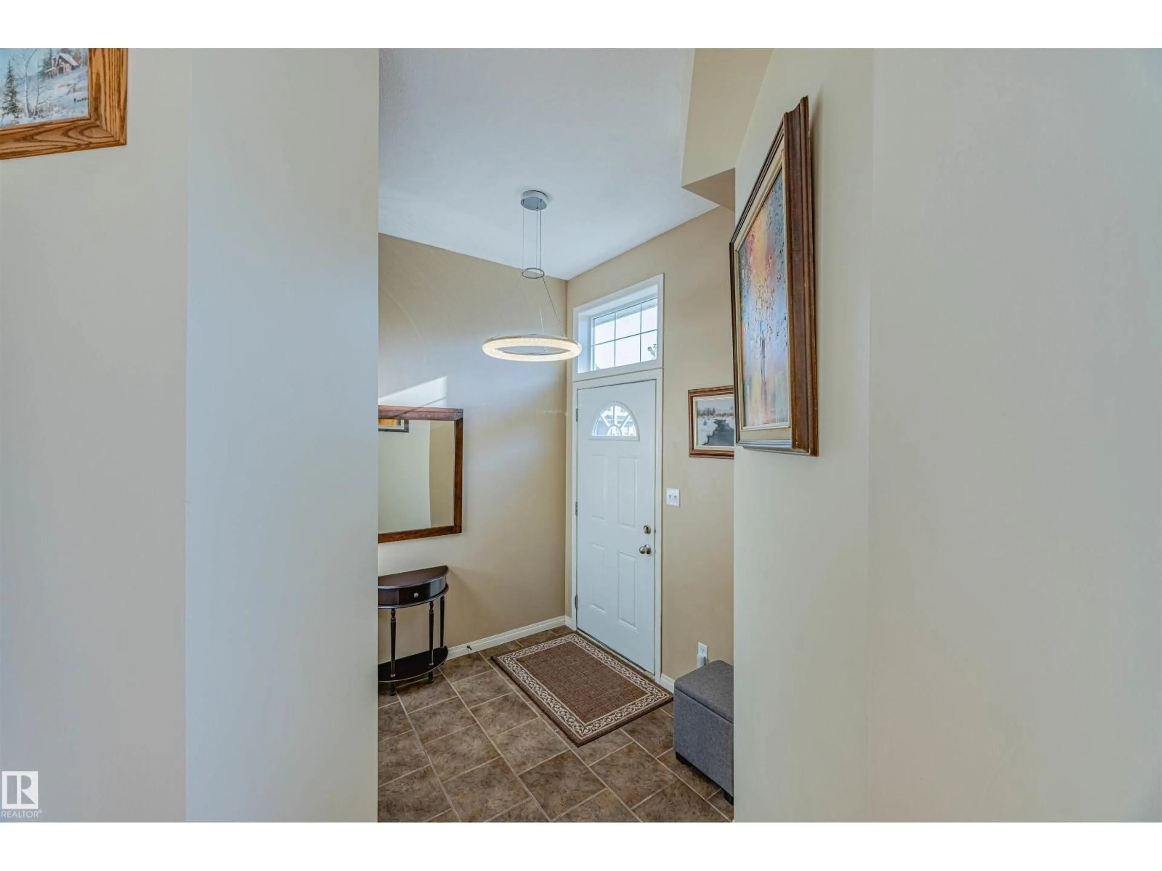 Indoor entryway for 405 178 BRIDGEPORT BV, Leduc Alberta T9E8S8