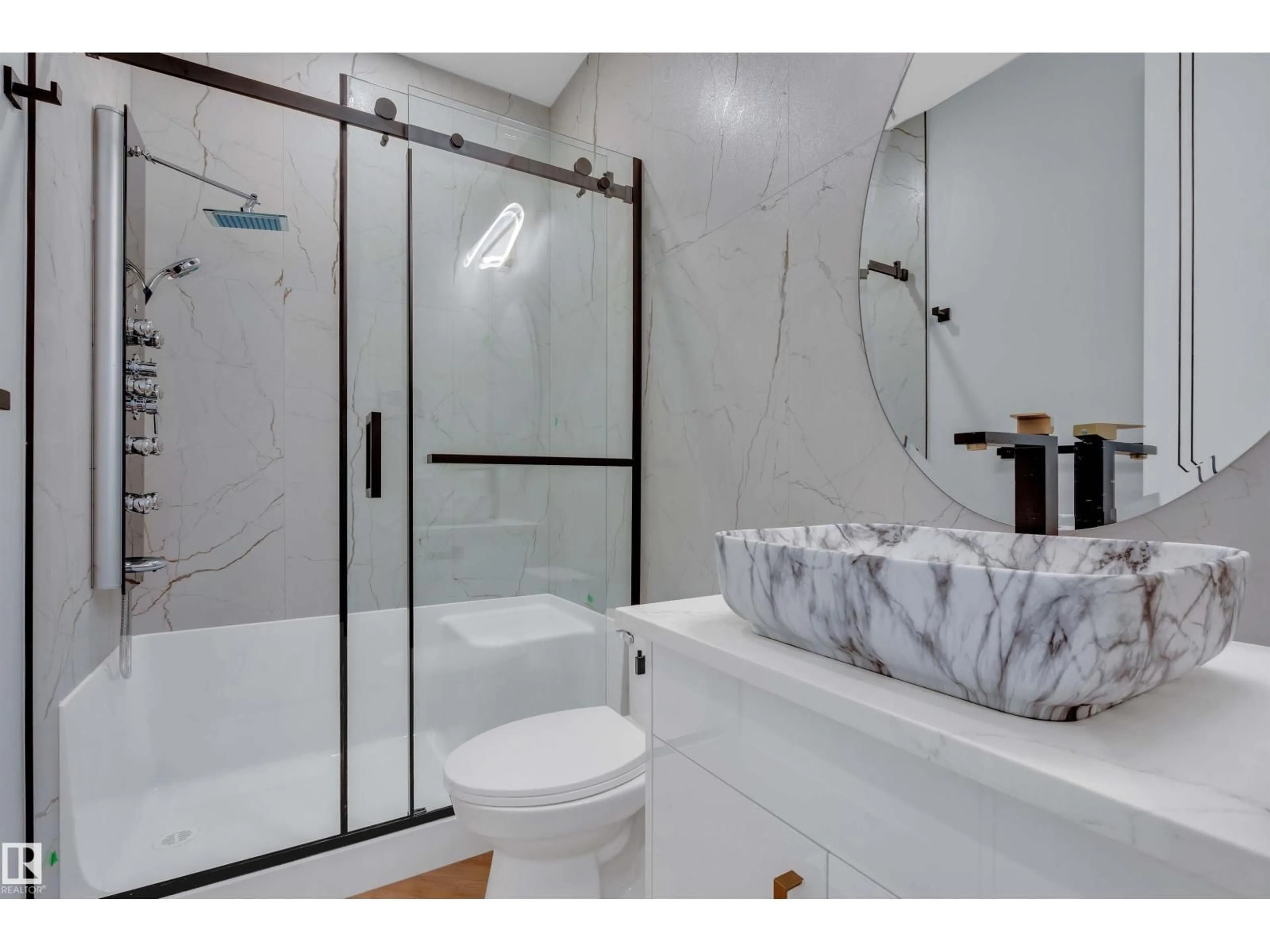 Contemporary bathroom, ceramic/tile floor for 465 CRYSTAL CREEK LI, Leduc Alberta T9E0X5