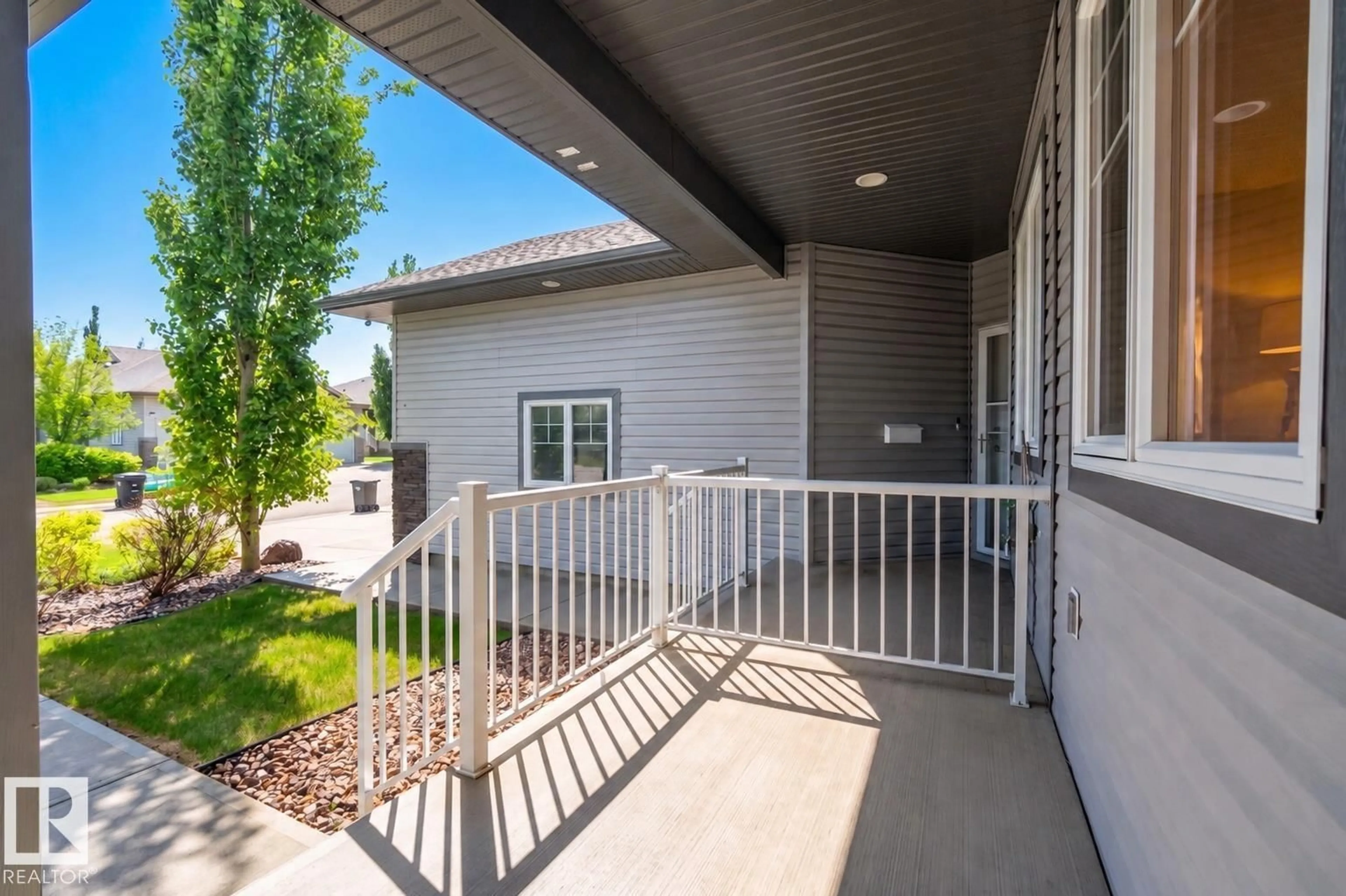 Patio, street for 5300 - 29 SUNVIEW LN, Sherwood Park Alberta T8H0S2