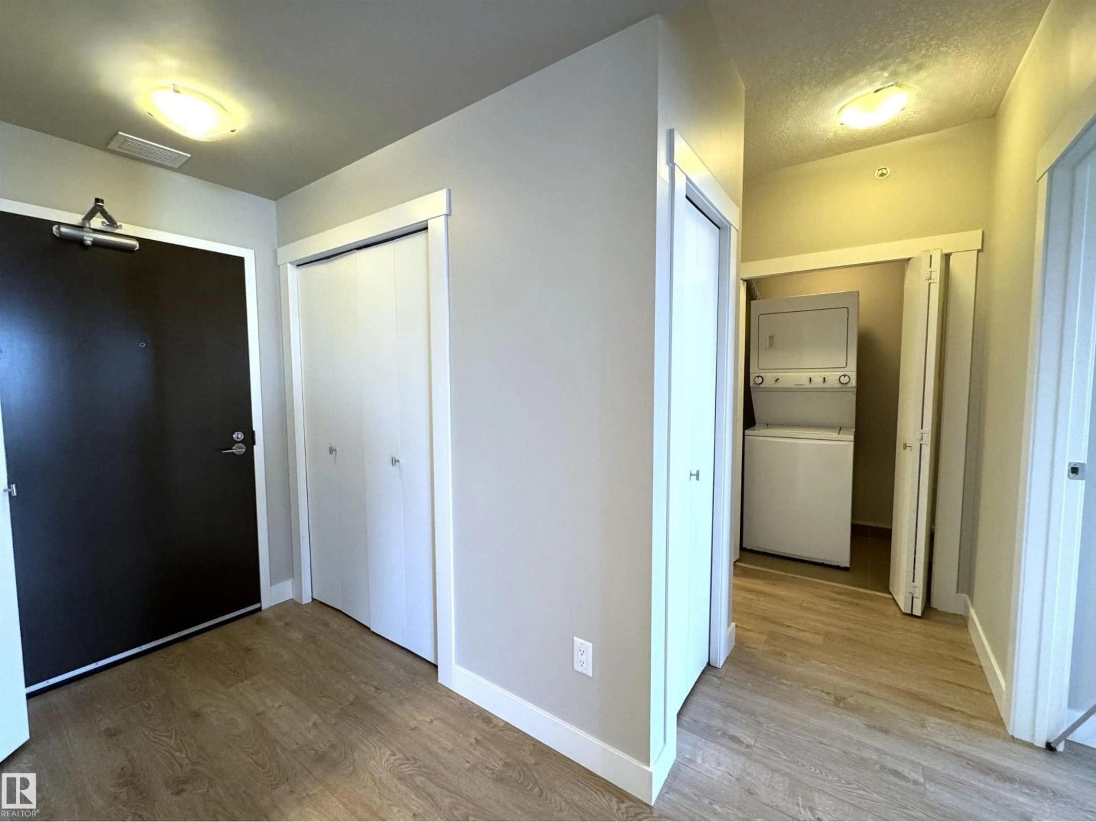 A pic of a room for 703 - 10226 104 ST NW, Edmonton Alberta T5J1B8