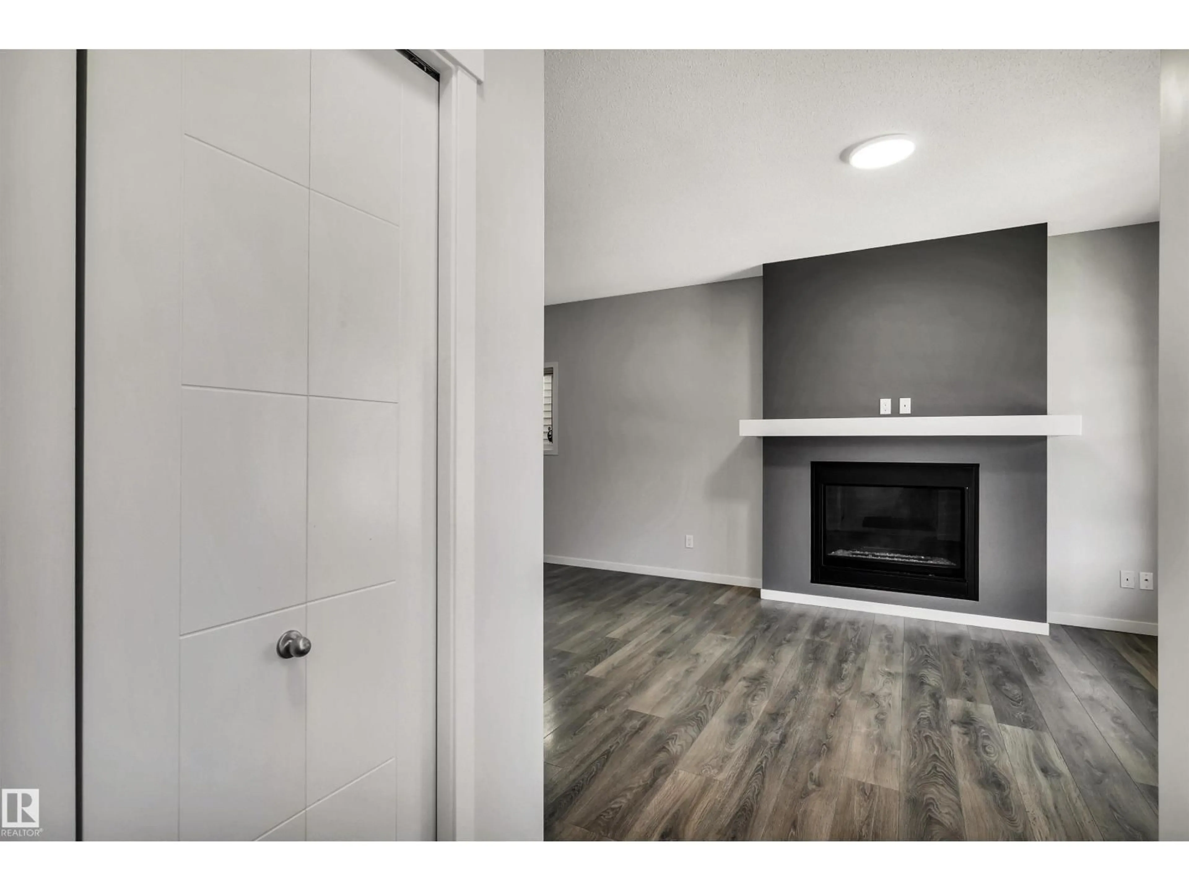 A pic of a room for 4022 ALLAN CR, Edmonton Alberta T6W2K2