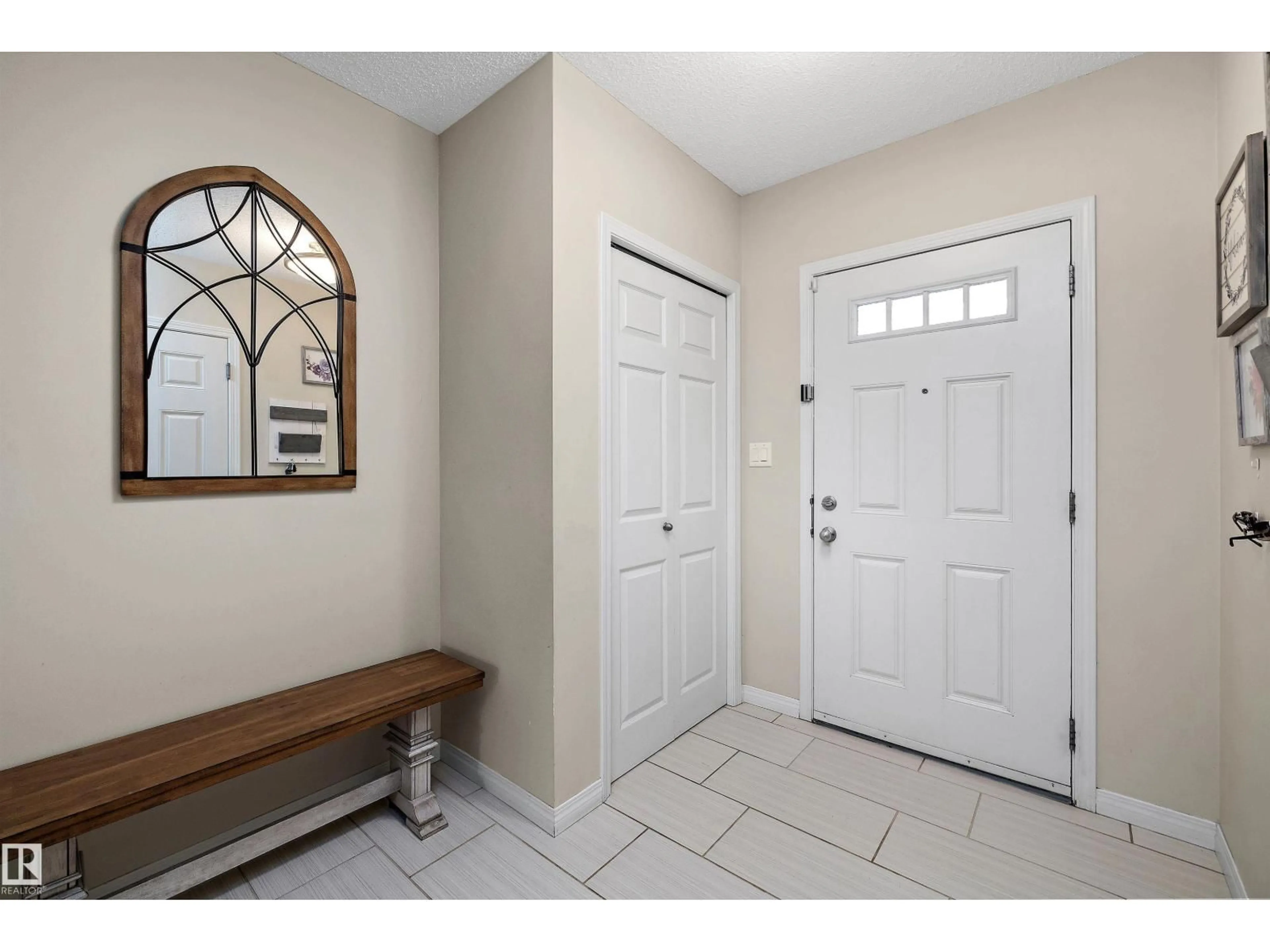 Indoor entryway for 2152 CASSIDY WD, Edmonton Alberta T6W3E2
