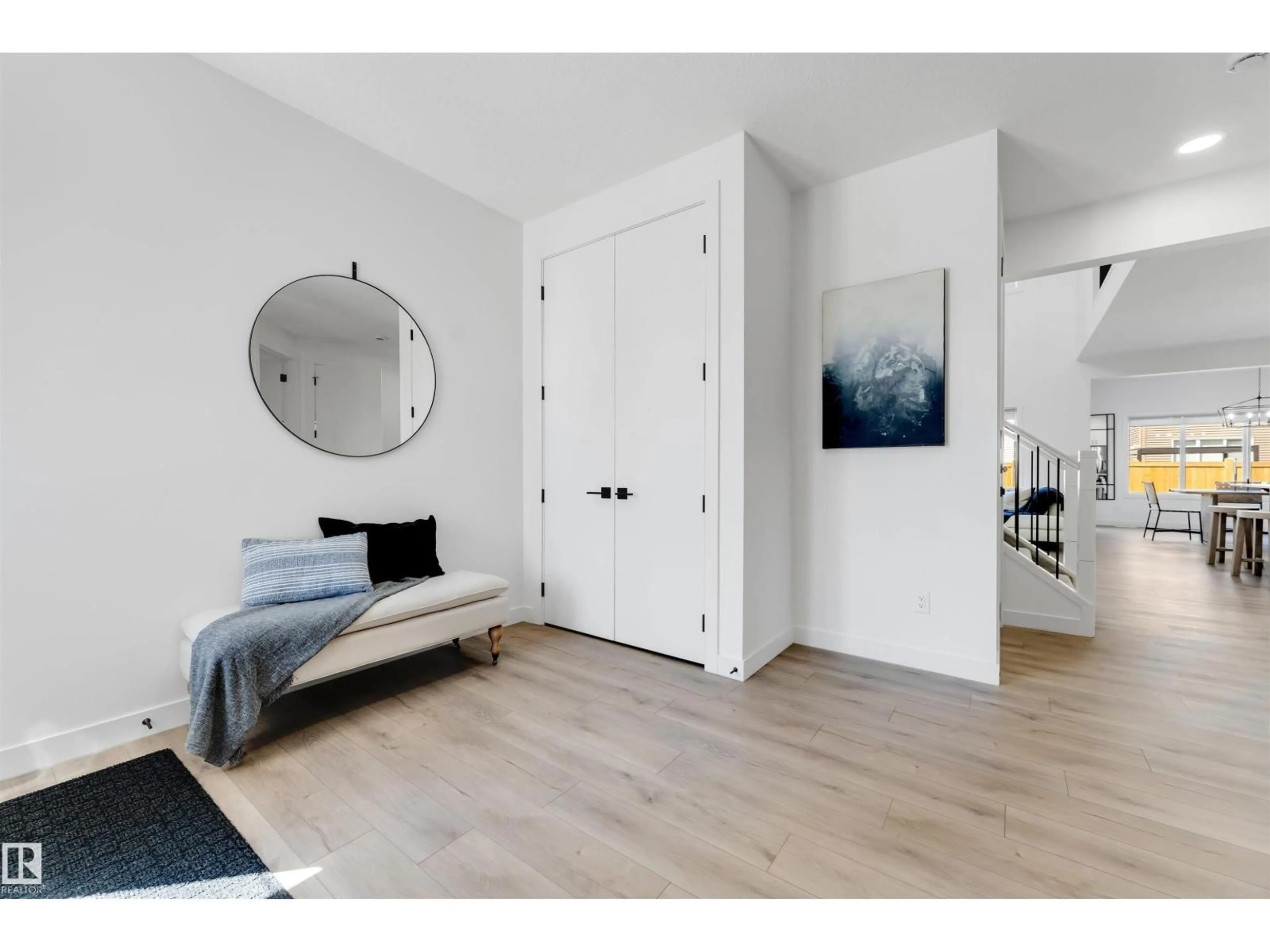 Indoor entryway for 268 GLENRIDDING RAVINE ROAD SW, Edmonton Alberta T6W5C3