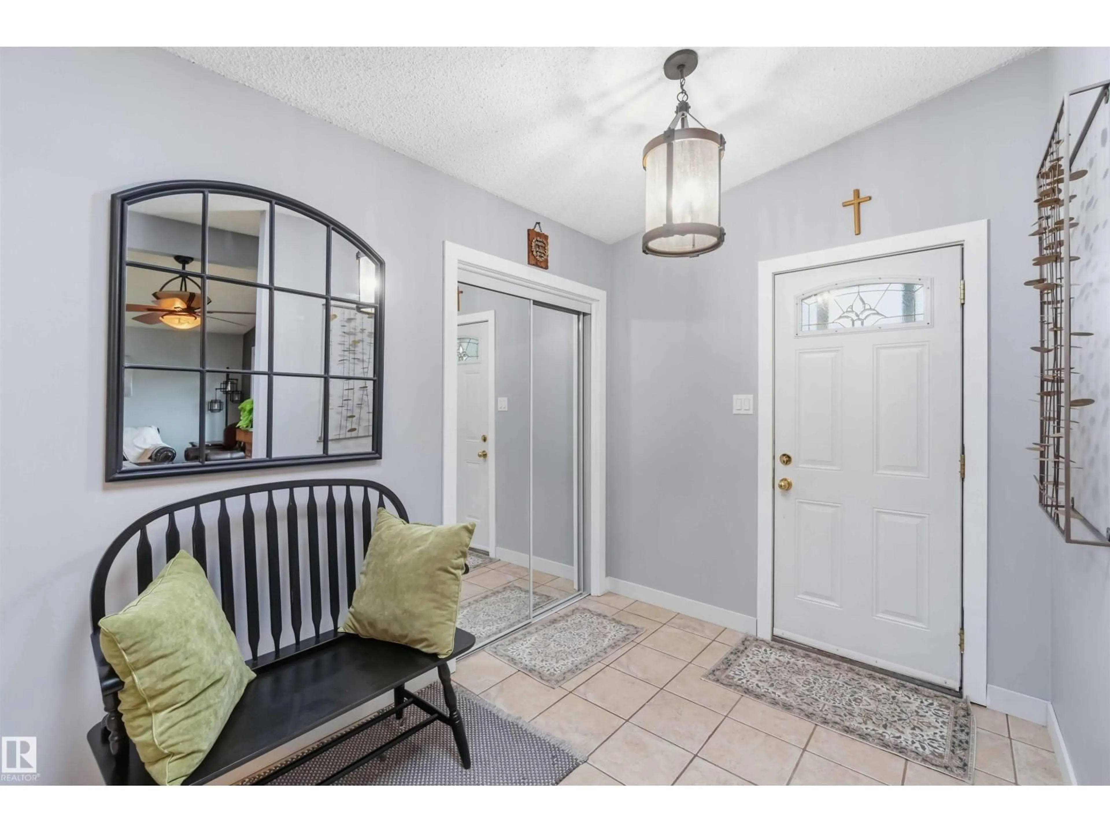 Indoor entryway for 11431 144 AV, Edmonton Alberta T5X1L7