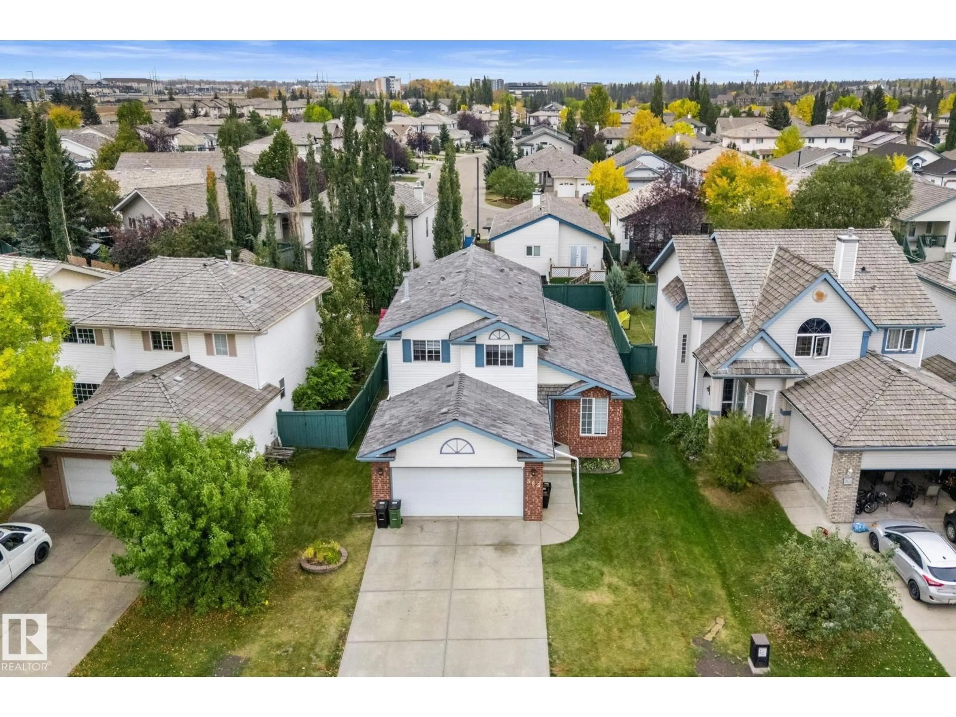 A pic from outside/outdoor area/front of a property/back of a property/a pic from drone, street for 362 BLACKBURN DR, Edmonton Alberta T6W1B8