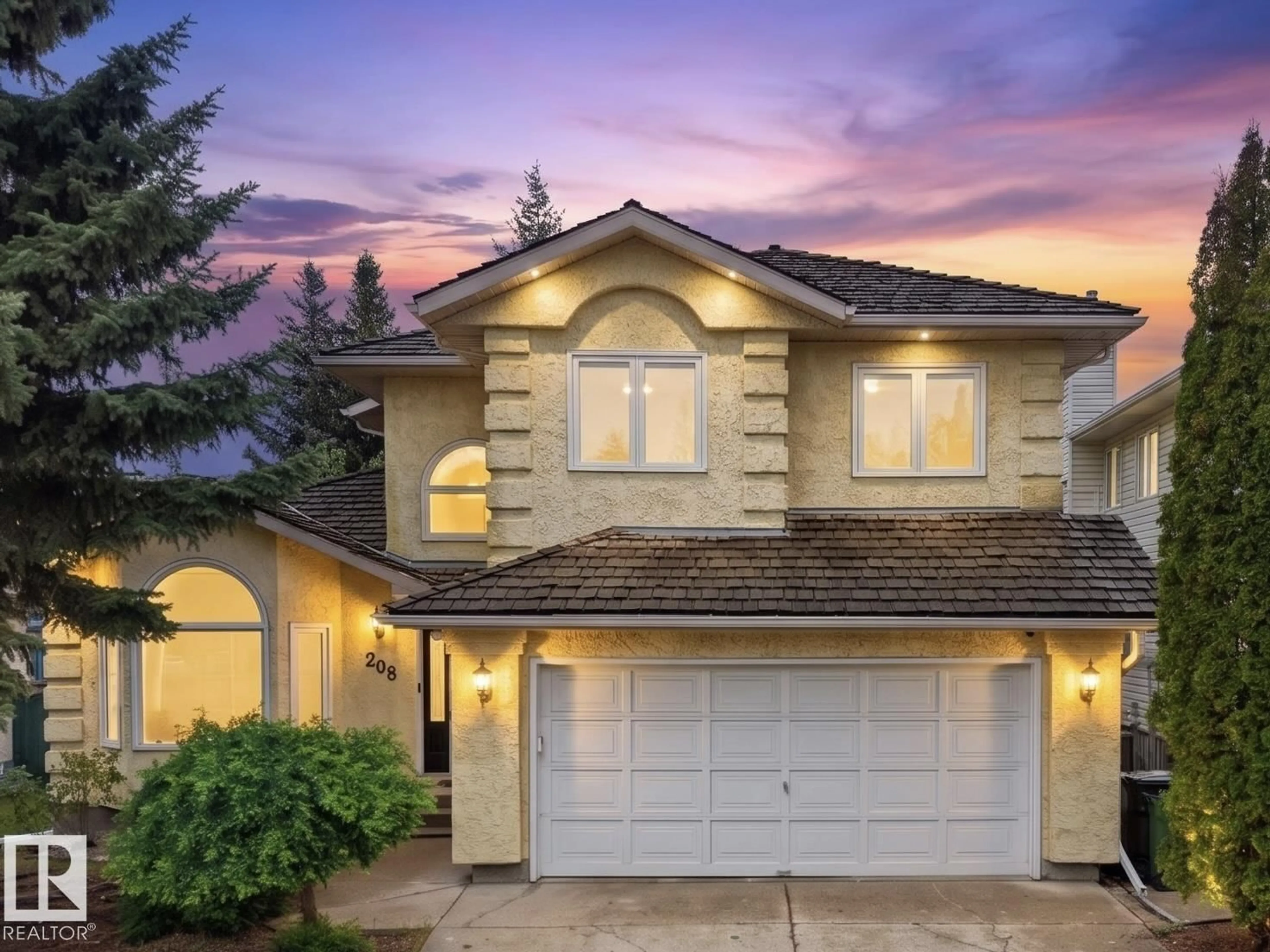 Home with vinyl exterior material, street for 208 FERGUSON PL, Edmonton Alberta T6R2C8