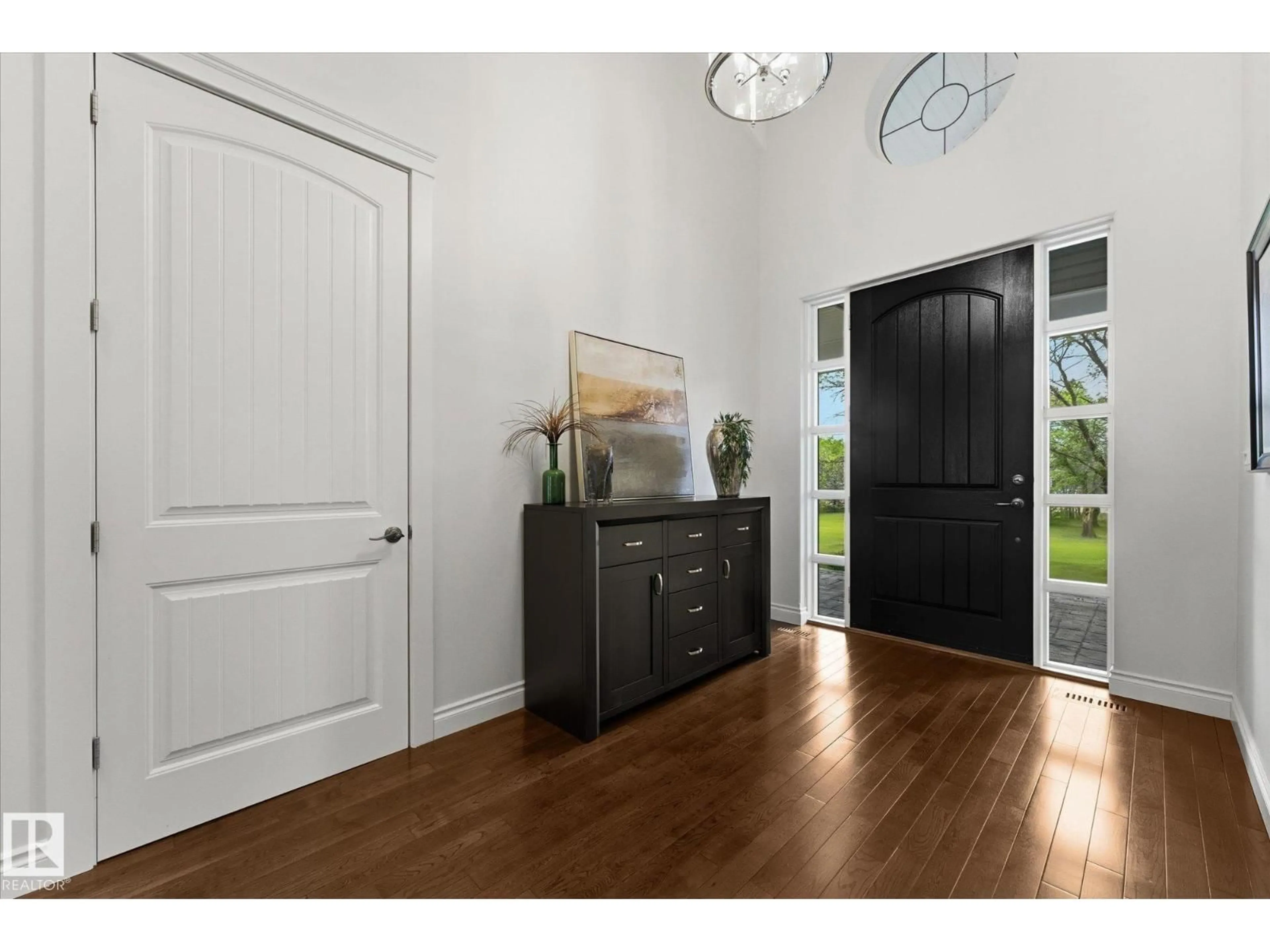 Indoor entryway for 242 - 53431 RGE ROAD 221, Rural Strathcona County Alberta T8E2K7