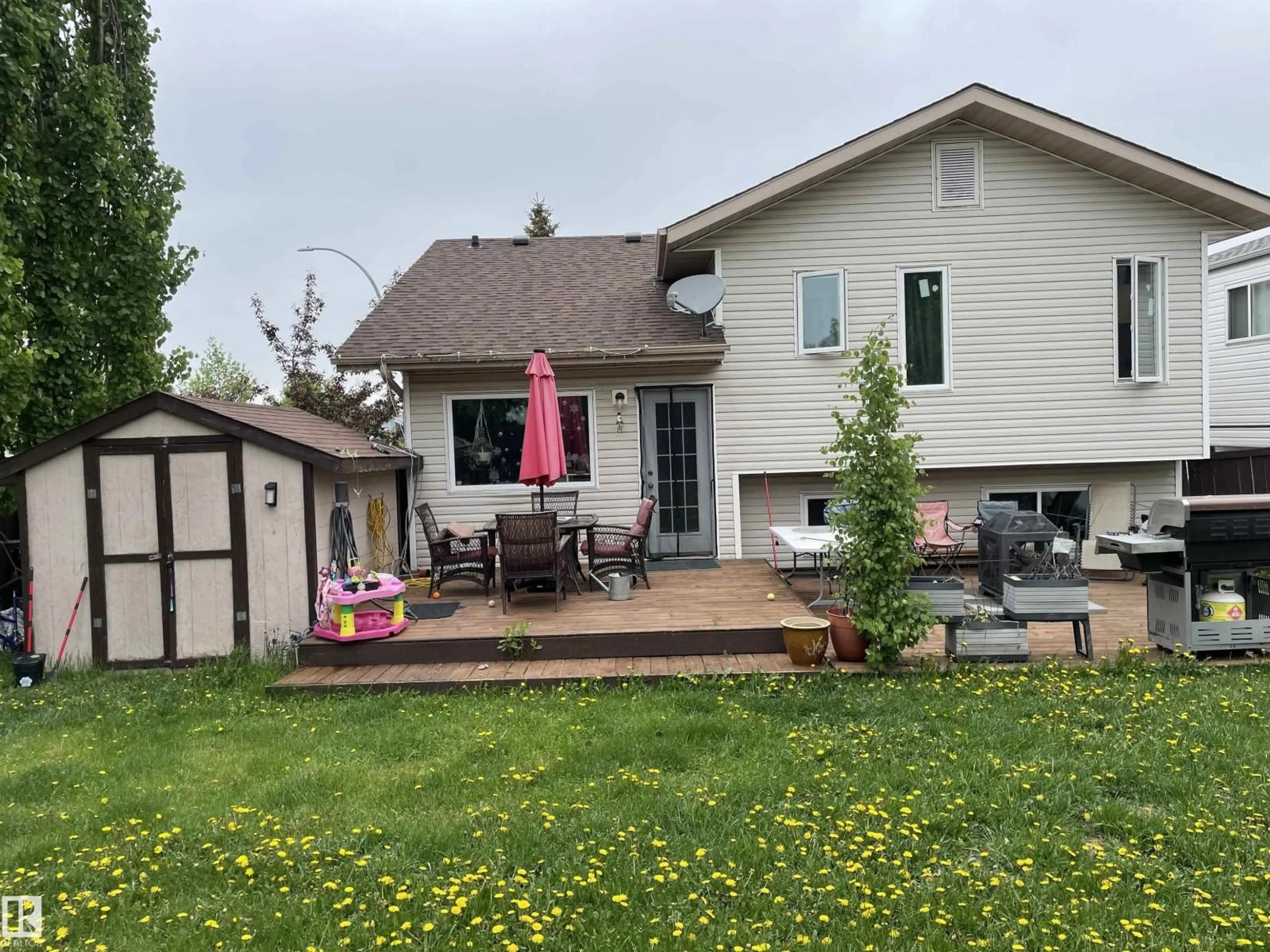 Patio, unknown for 306 REGENCY DR, Sherwood Park Alberta T8A5P4